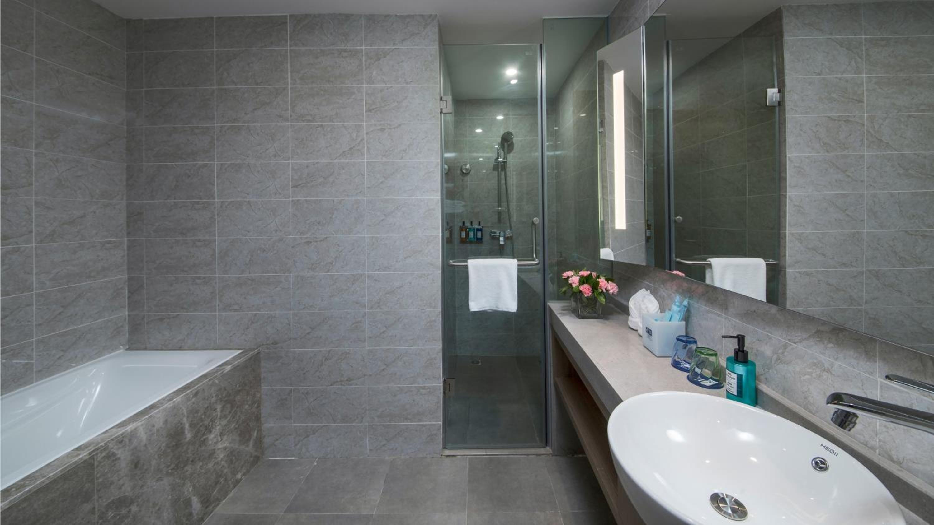 King Suite - Photo 5