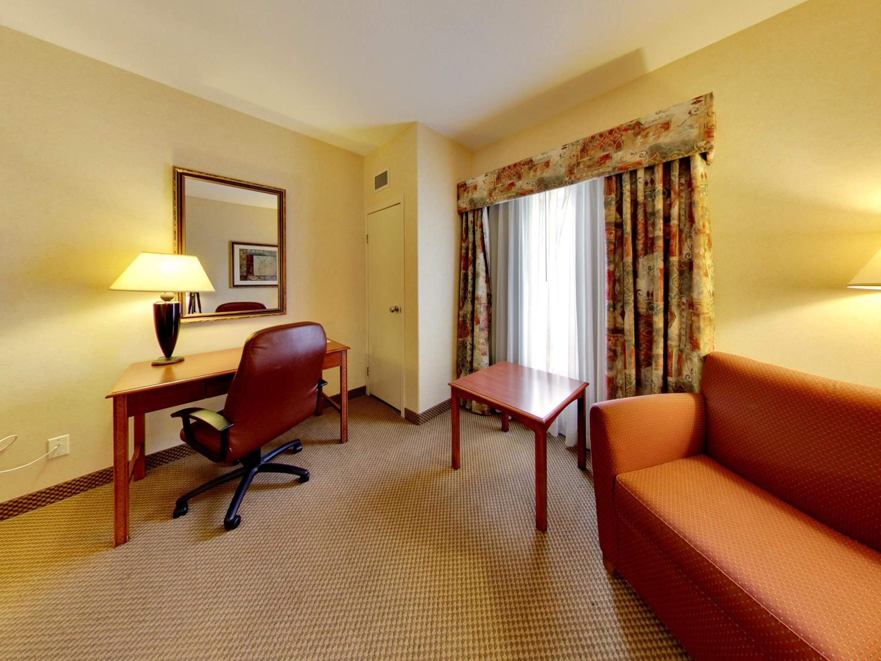Standard King Room - Photo 1