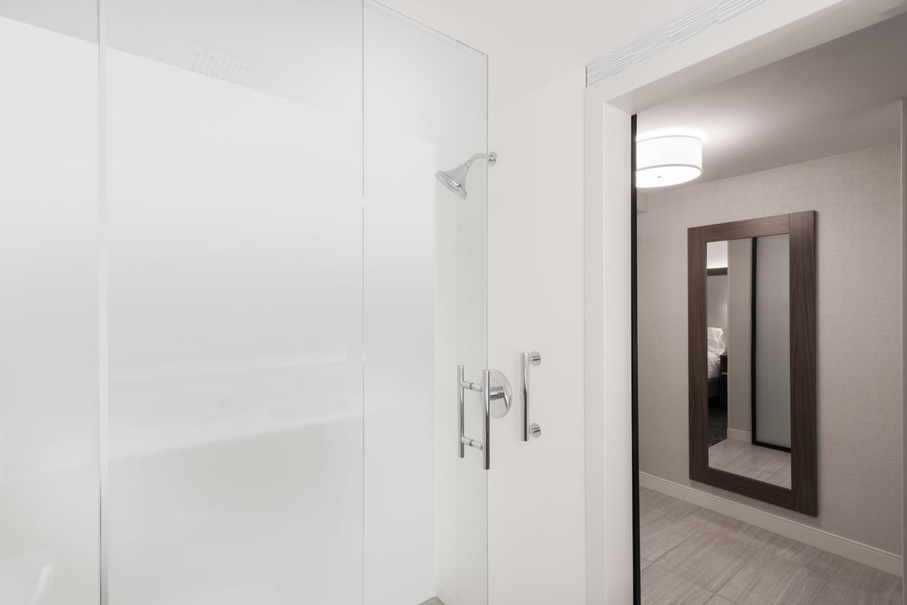 Standard King Room - Photo 4