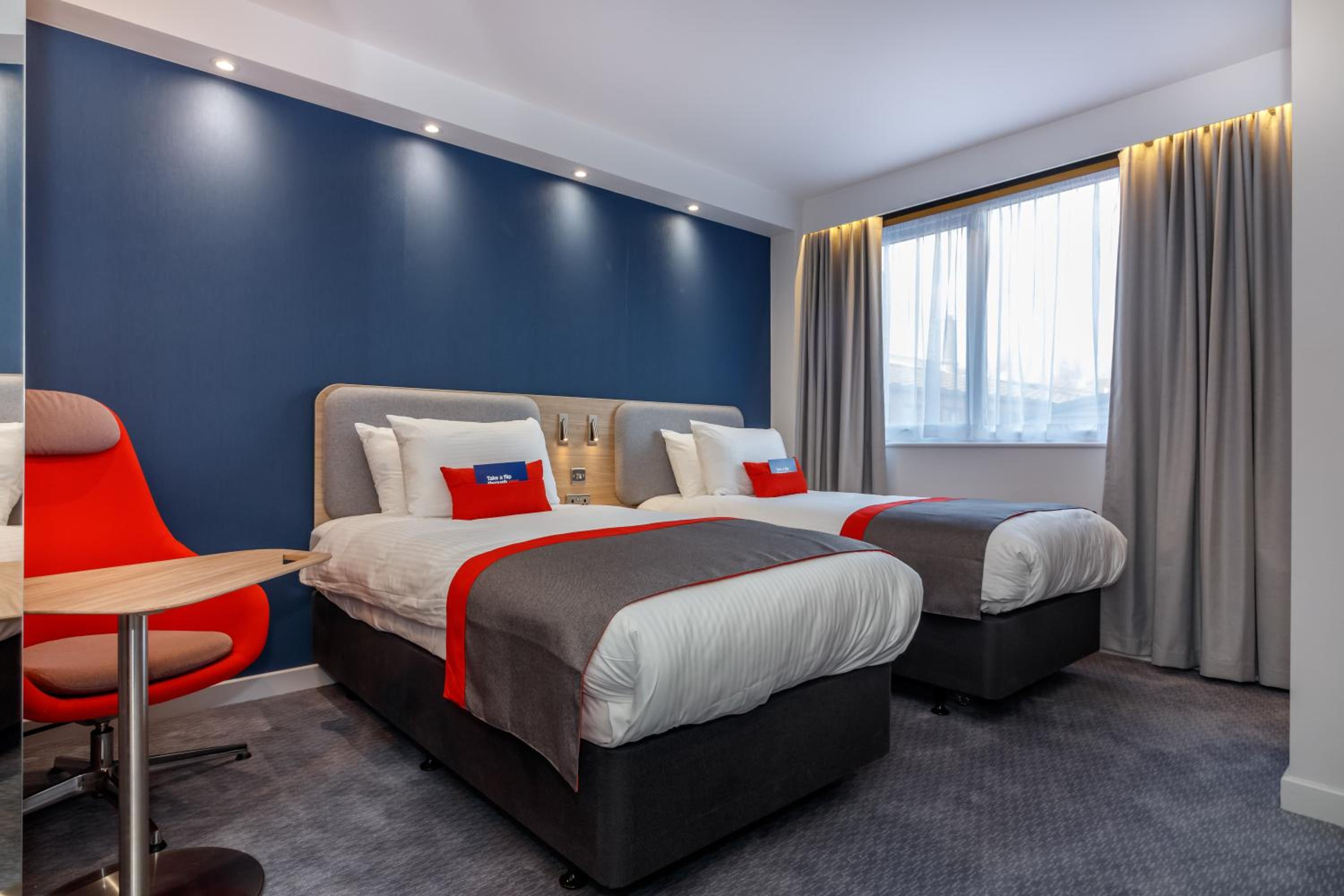 Standard Twin Room with Free Hot Breakfast photo 3