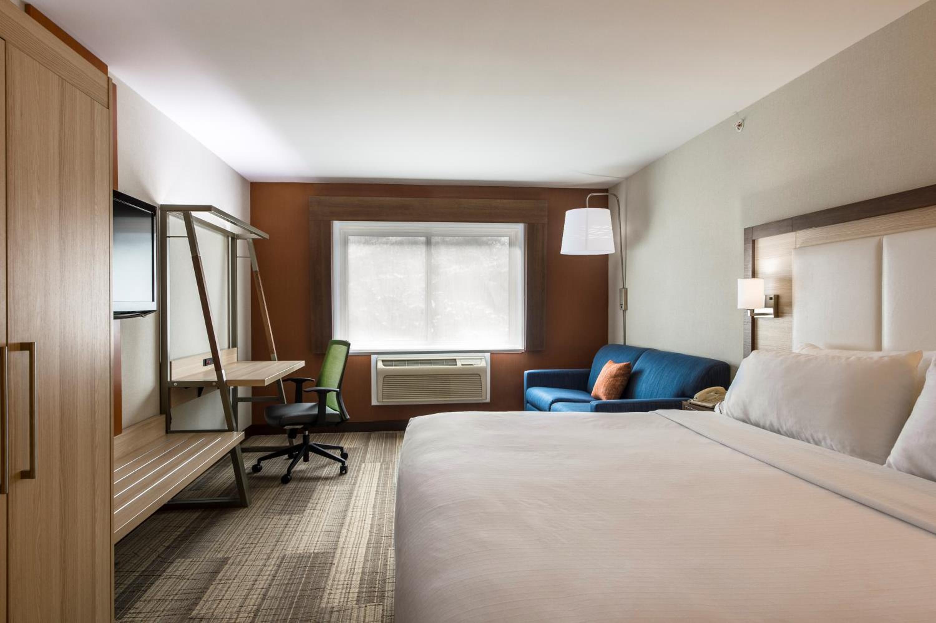 King Suite - Photo 2