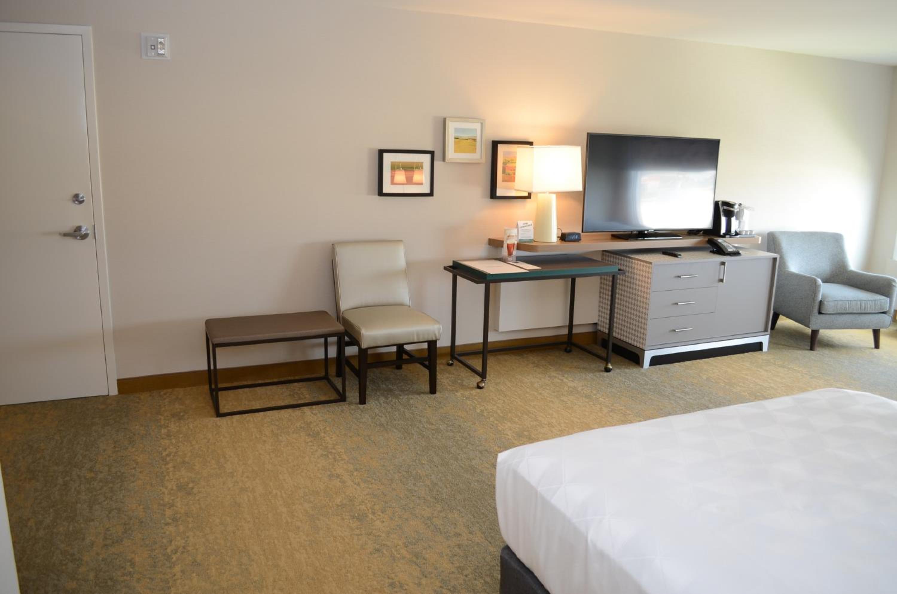 Standard King Room - Photo 2