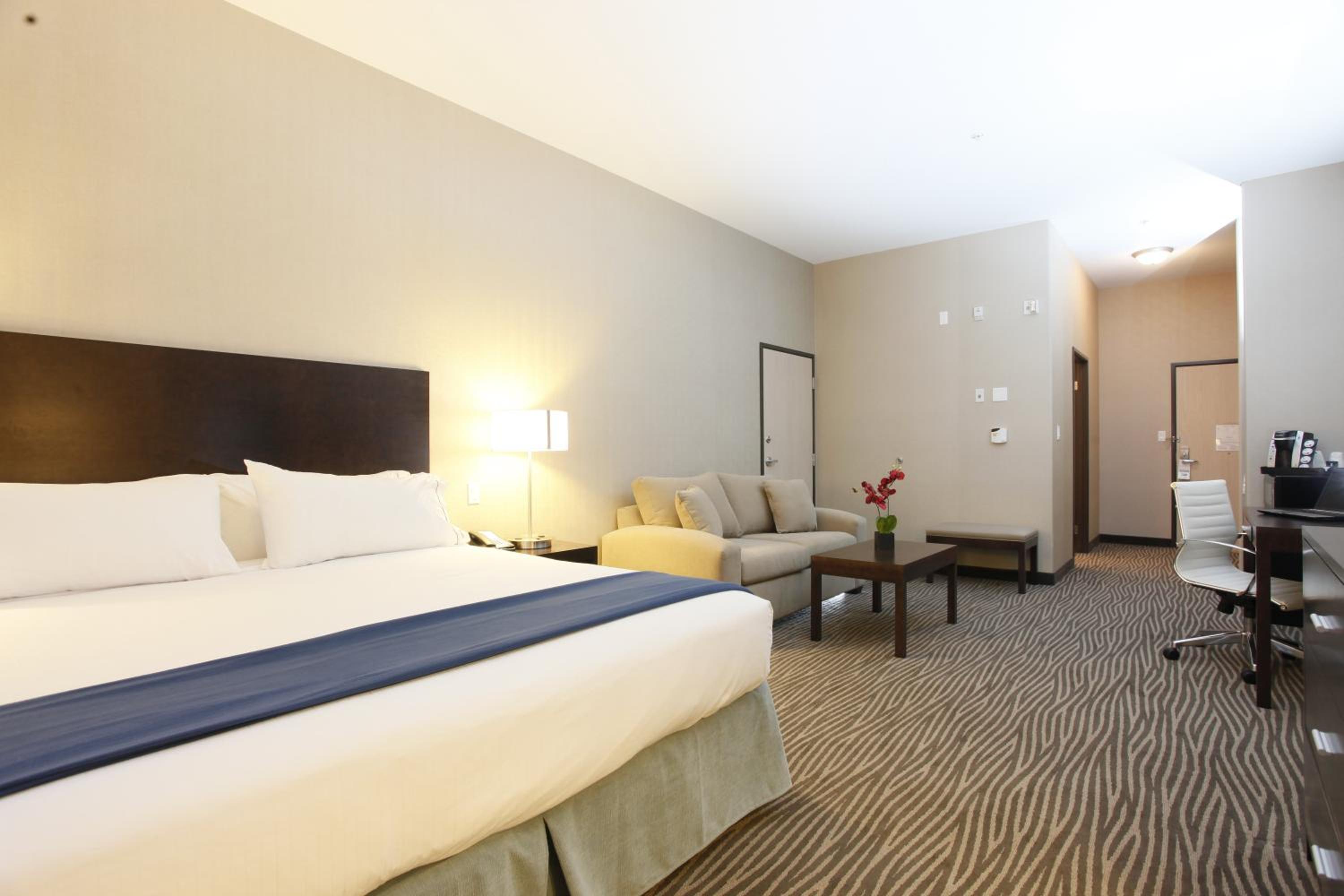 King Suite with Sofa Bed