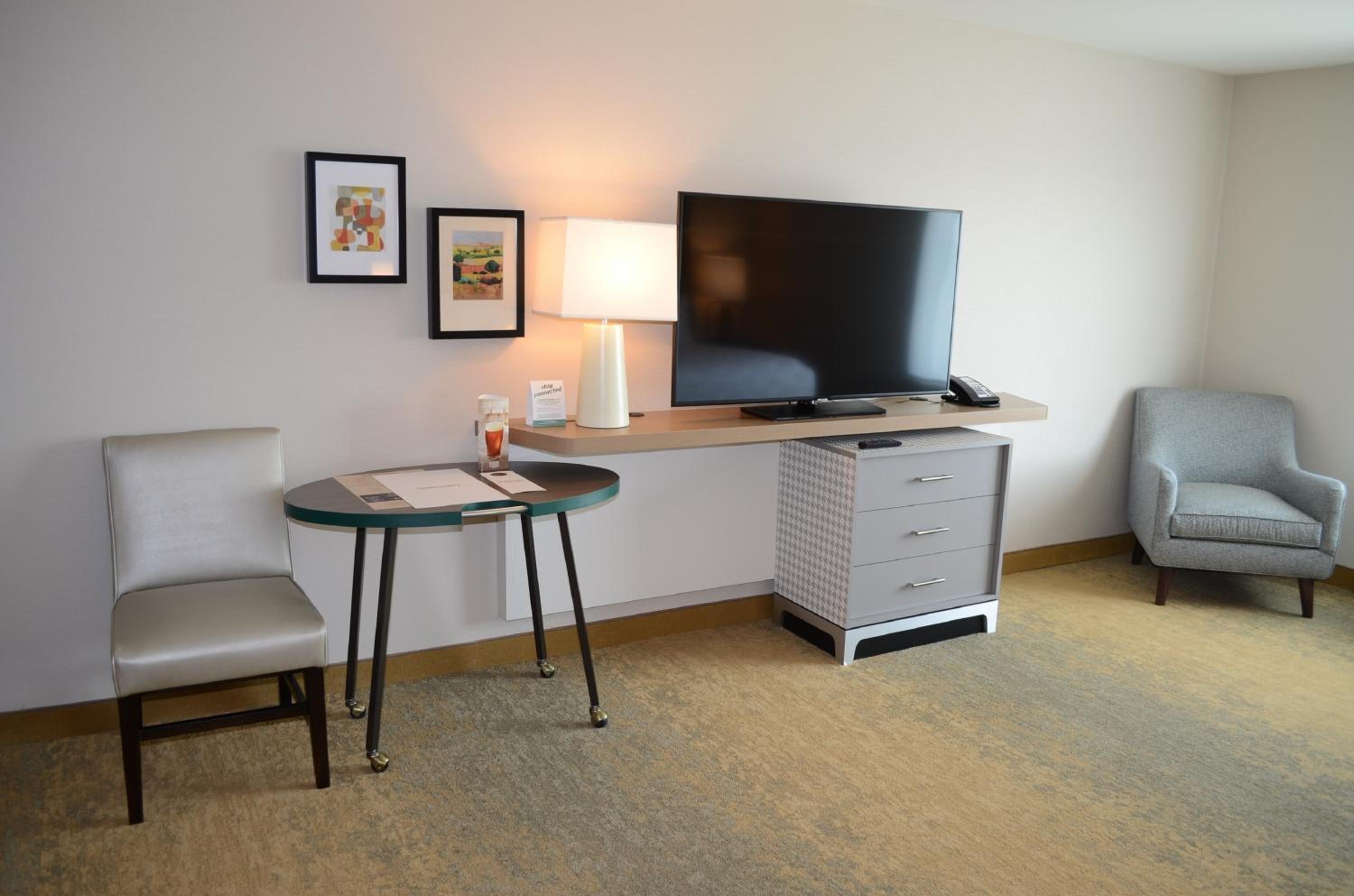 Standard King Room - Photo 4