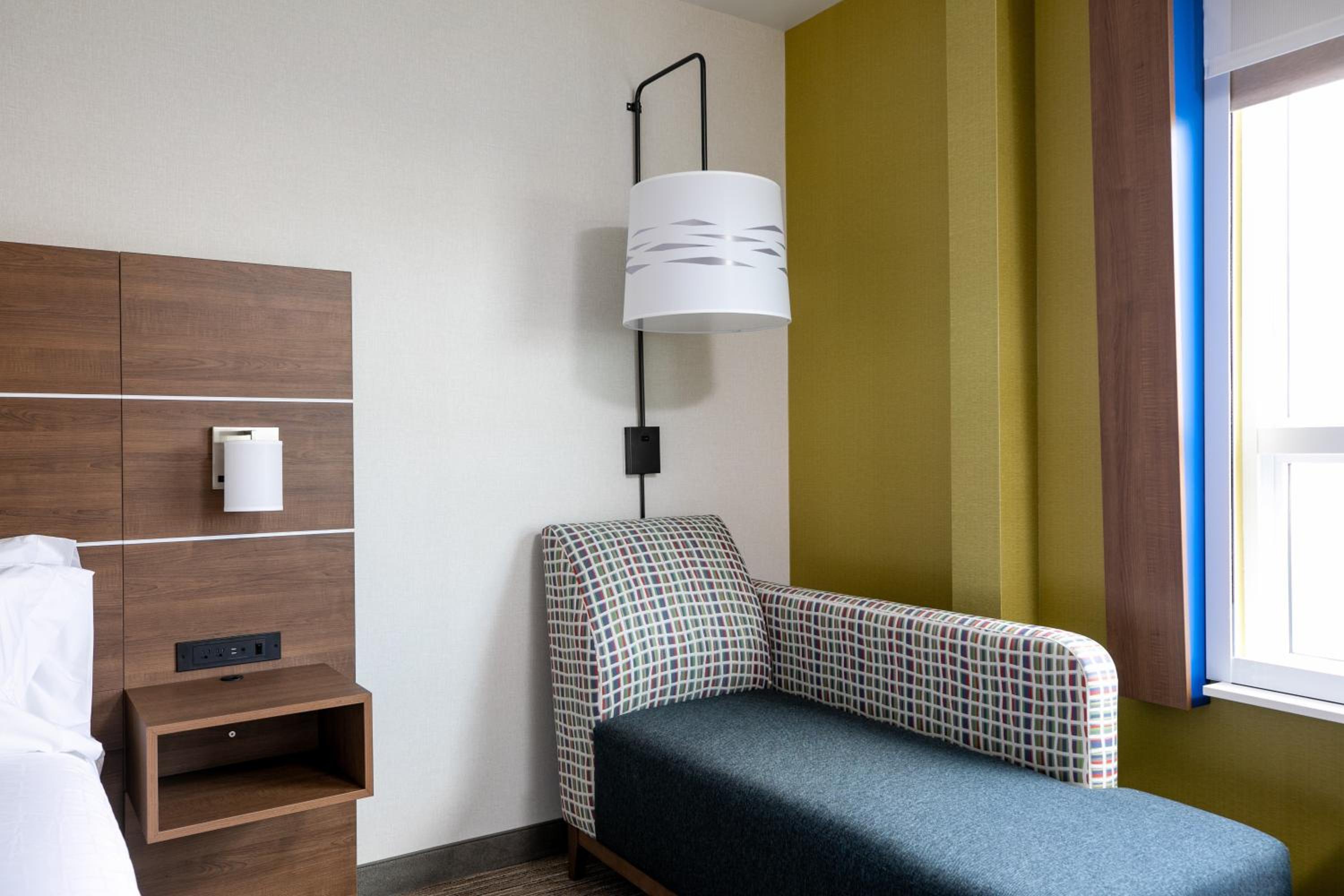 Standard King Room with Mobility Accessible Roll-In Shower - Photo 1