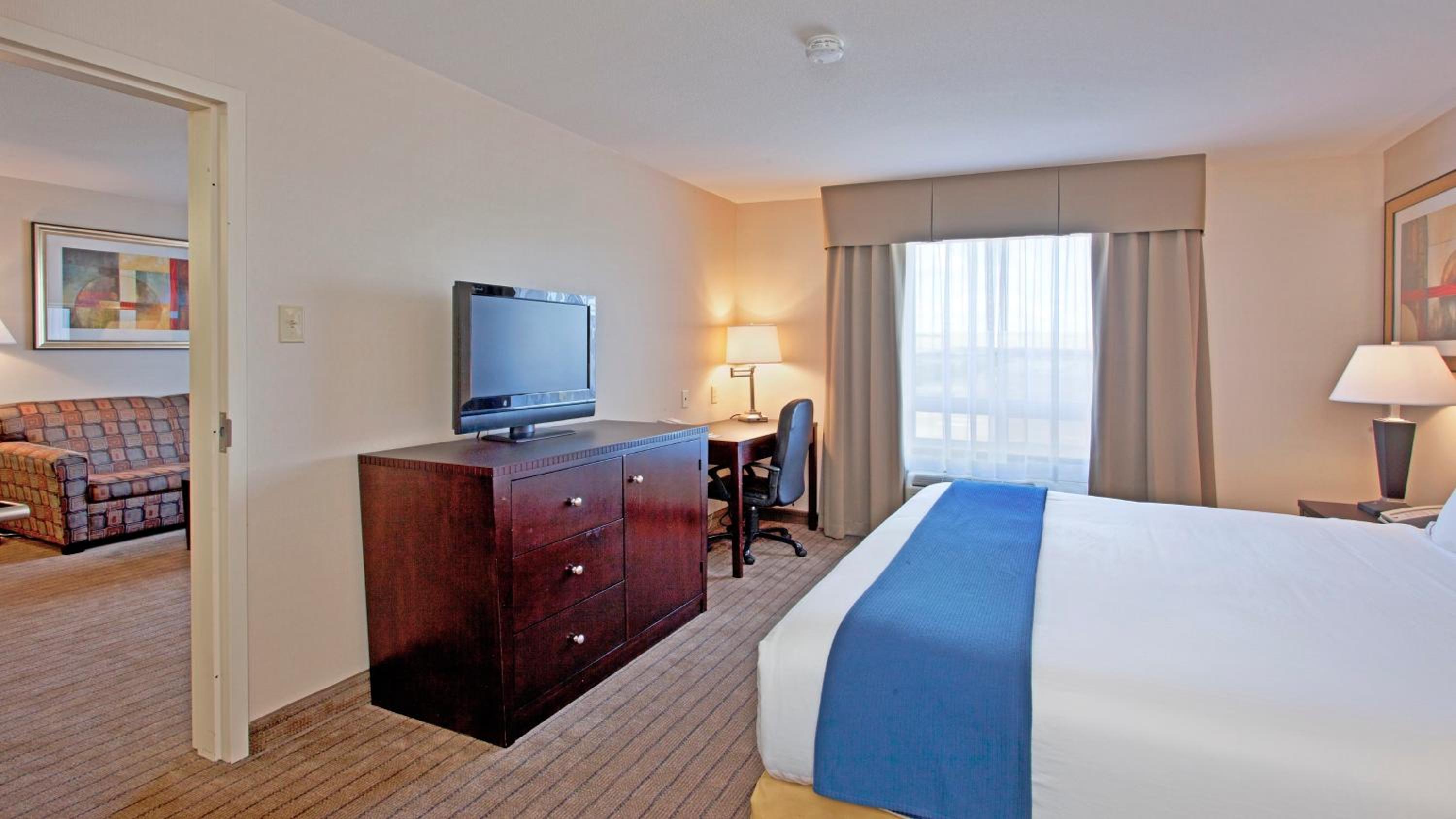 King Suite - Photo 2