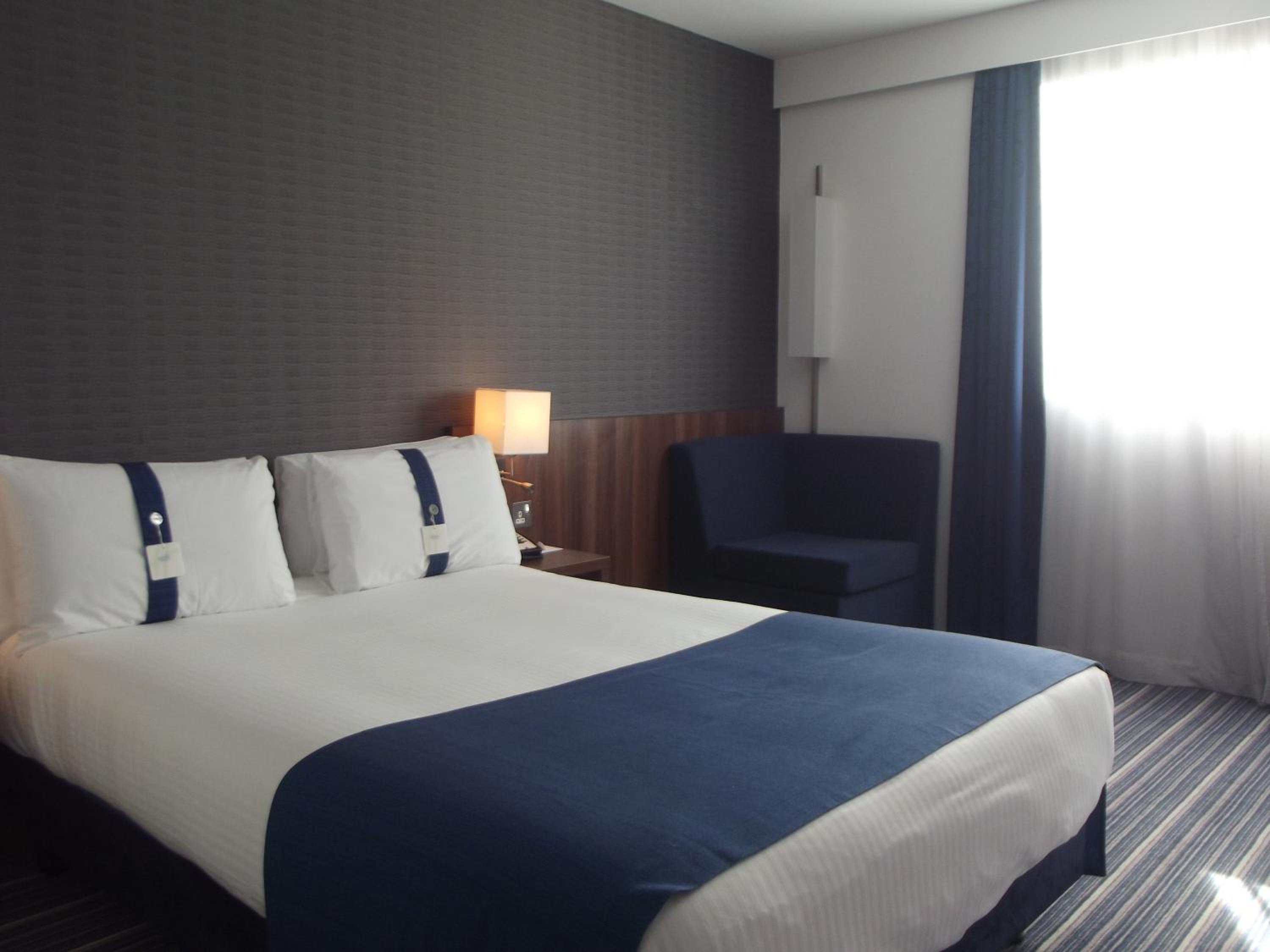 Standard Double Room with Free Hot Breakfast - Accessible - Photo 2