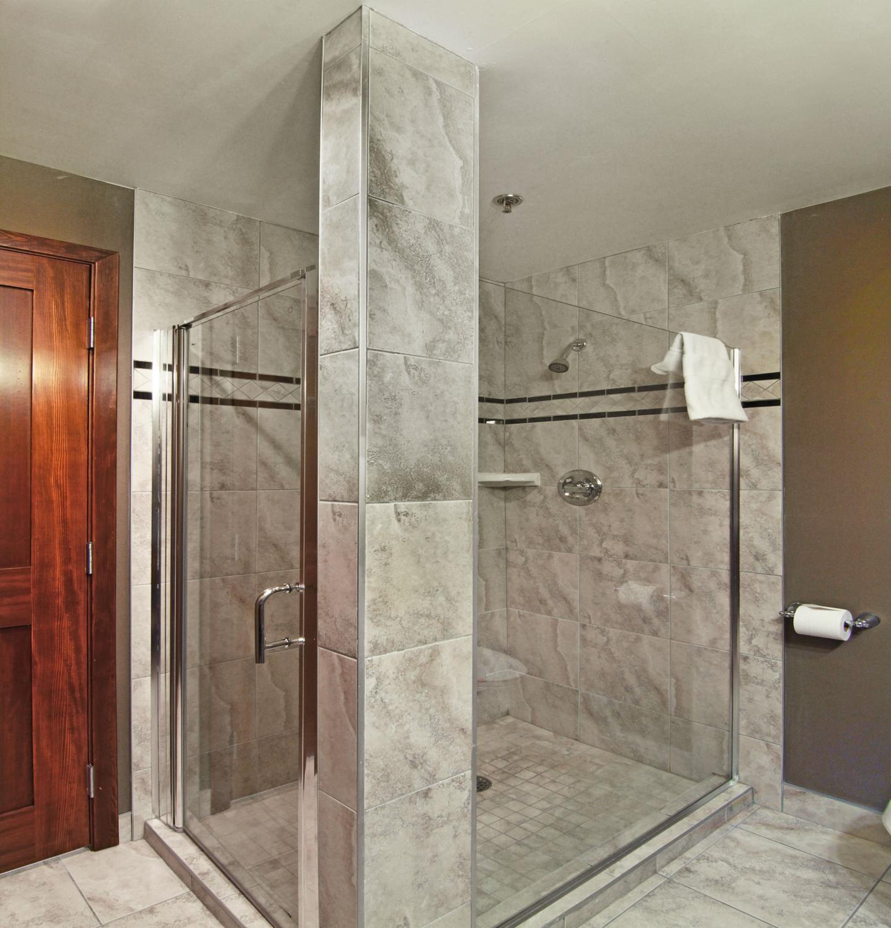 Superior King Suite - Non-Smoking - Photo 2