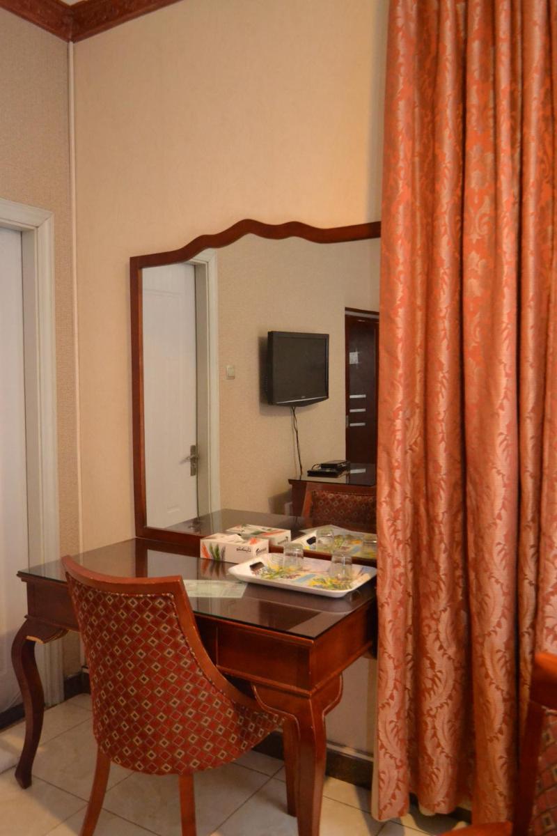 Deluxe Double Room (2 Adults + 1 Child)