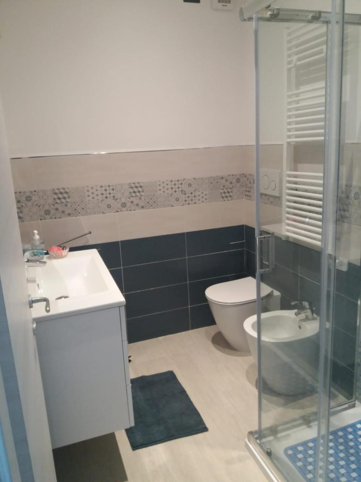 Deluxe Double Room with Sea View - Photo 3