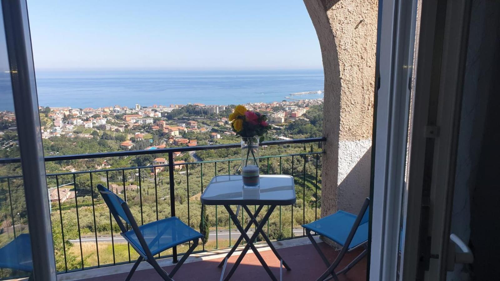 Double or Twin Room with Balcony - Photo 4