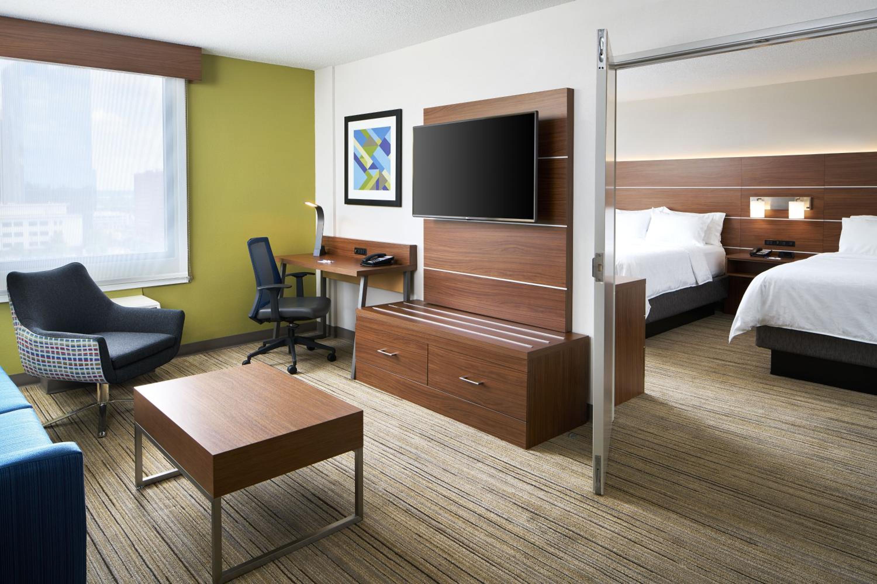 Queen Suite with Two Queen Beds - Photo 4