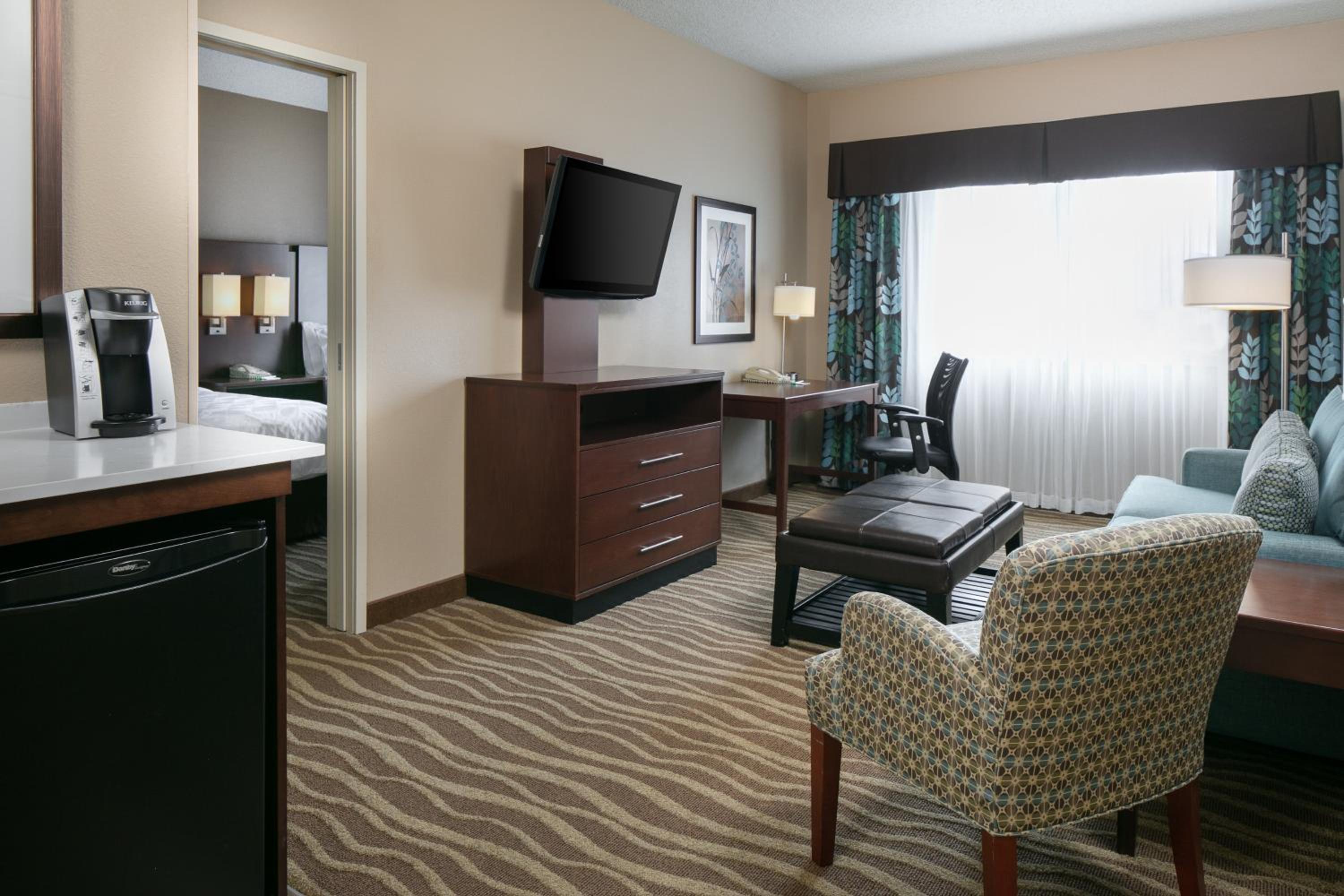 Queen Suite with Two Queen Beds - Photo 6