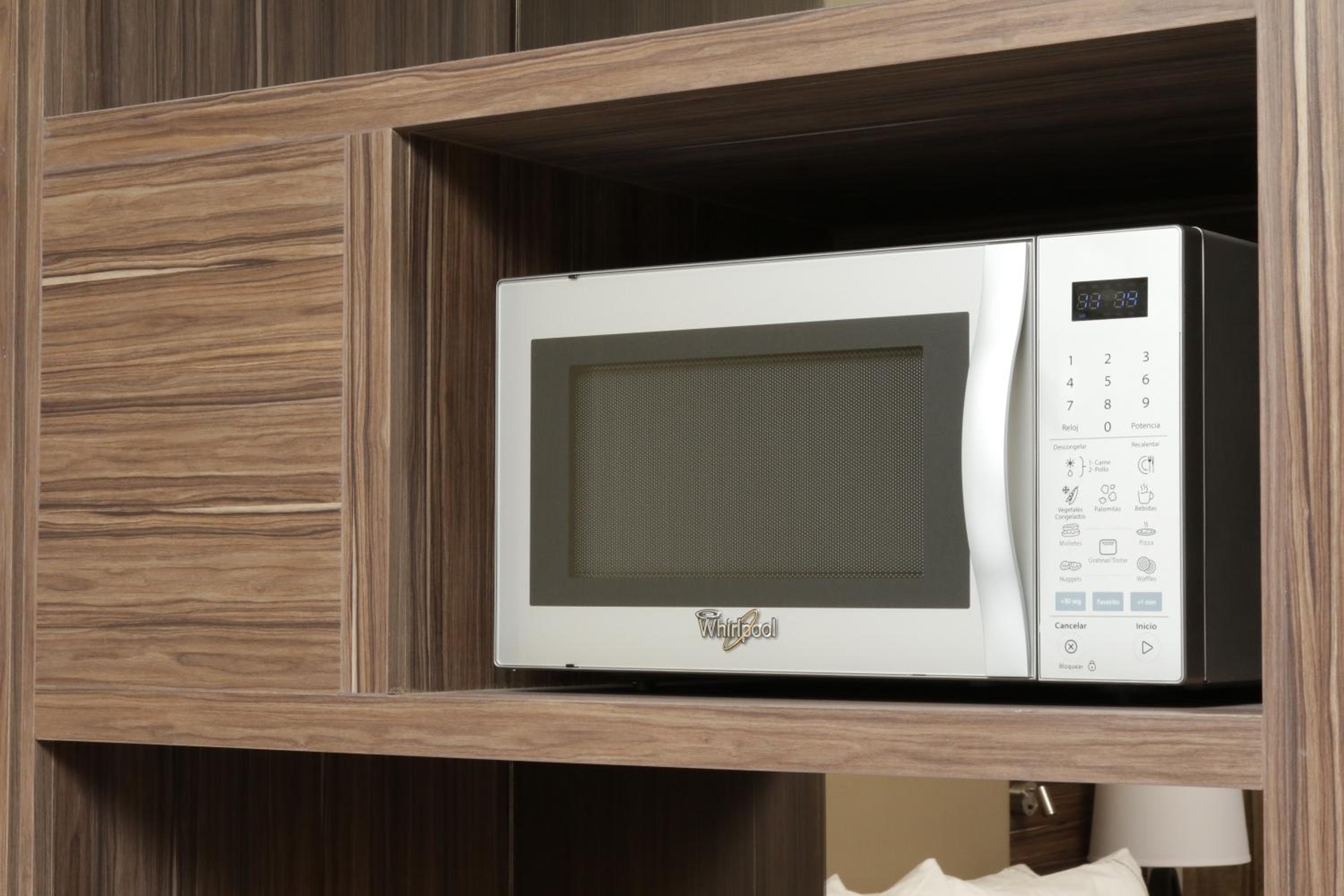 Standard King Room with Roll-in Shower - Mobility Accessible