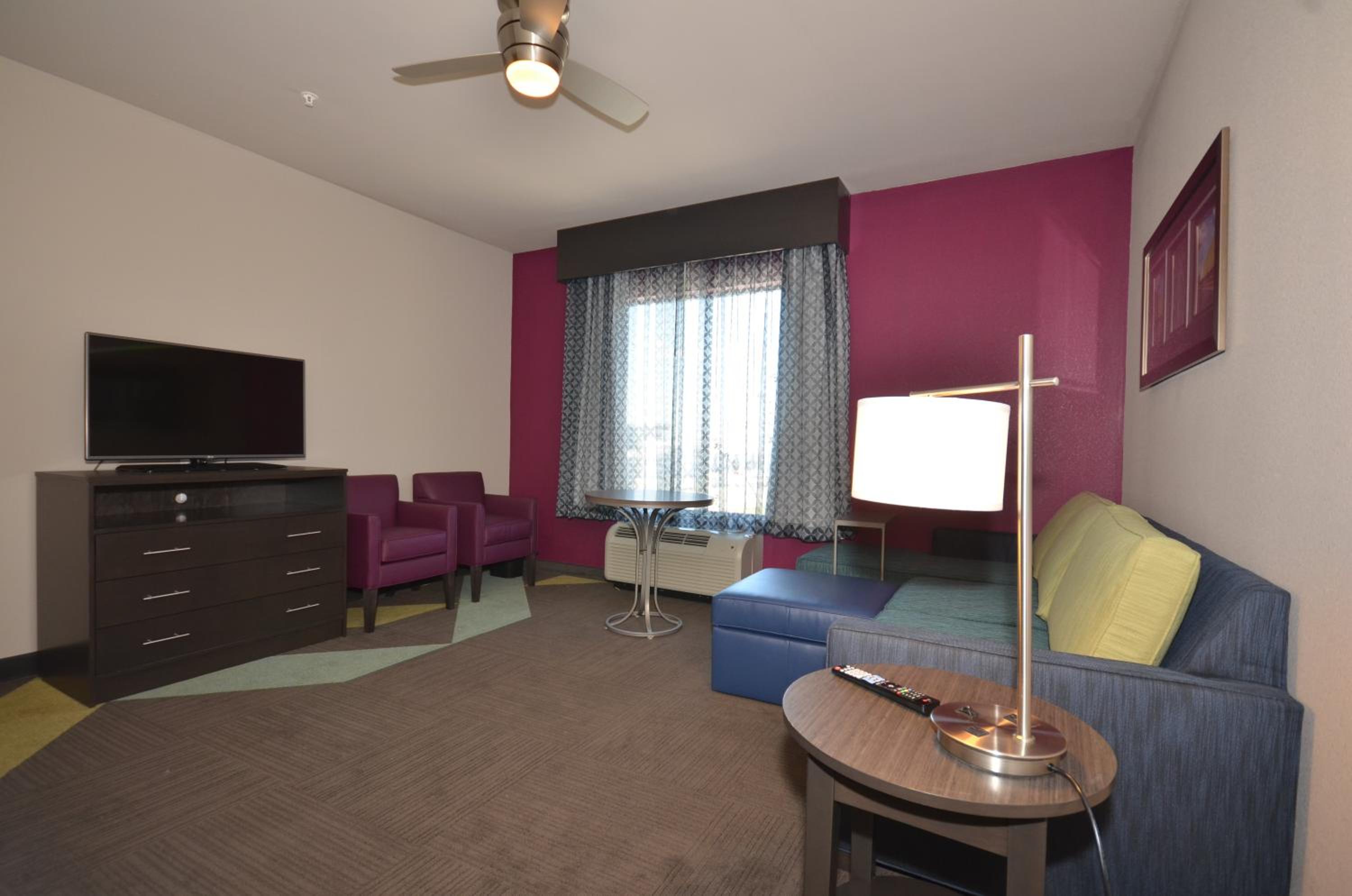 One-Bedroom King Suite photo 3
