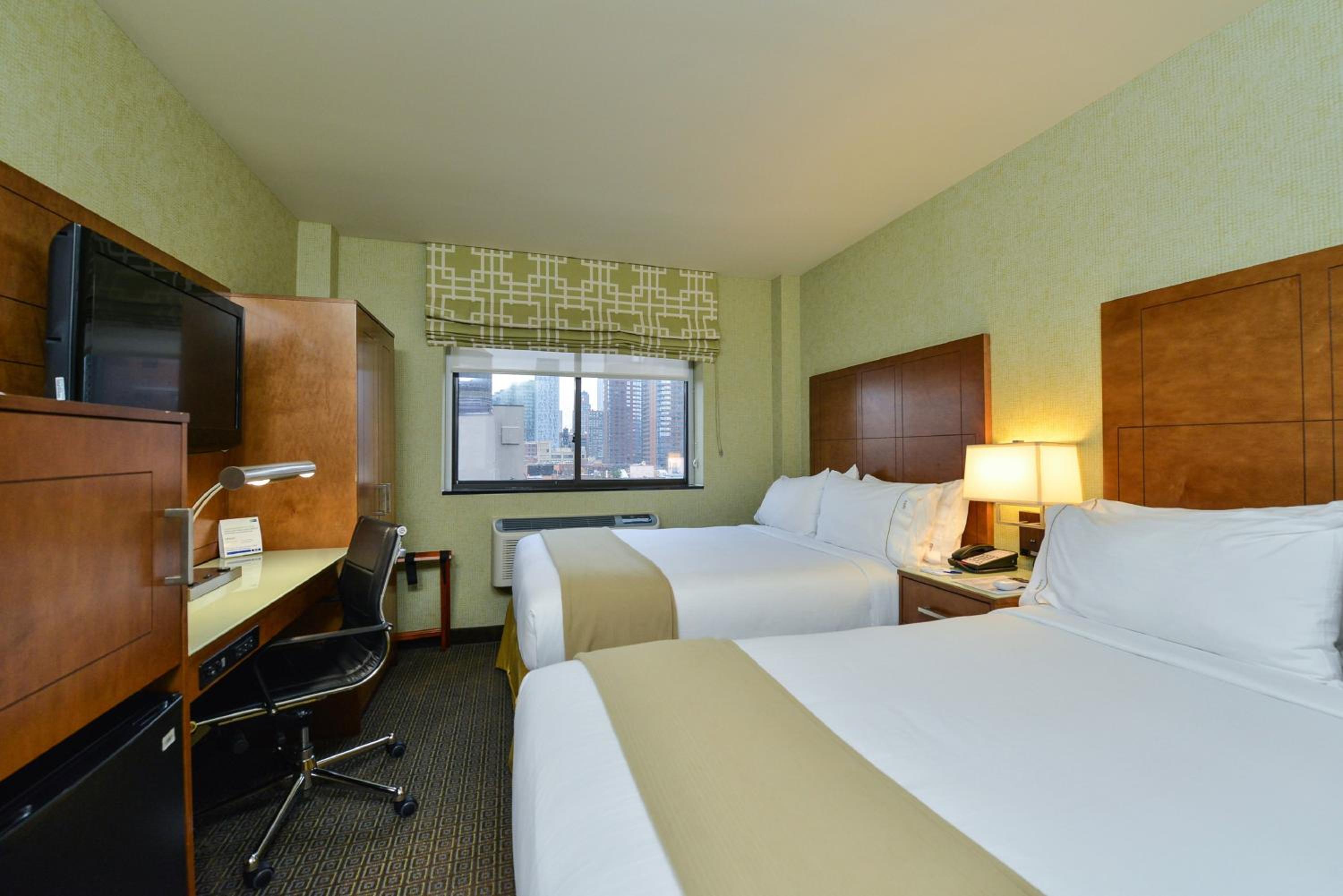 Standard Double Room with Two Double Beds - Extra Floor Space