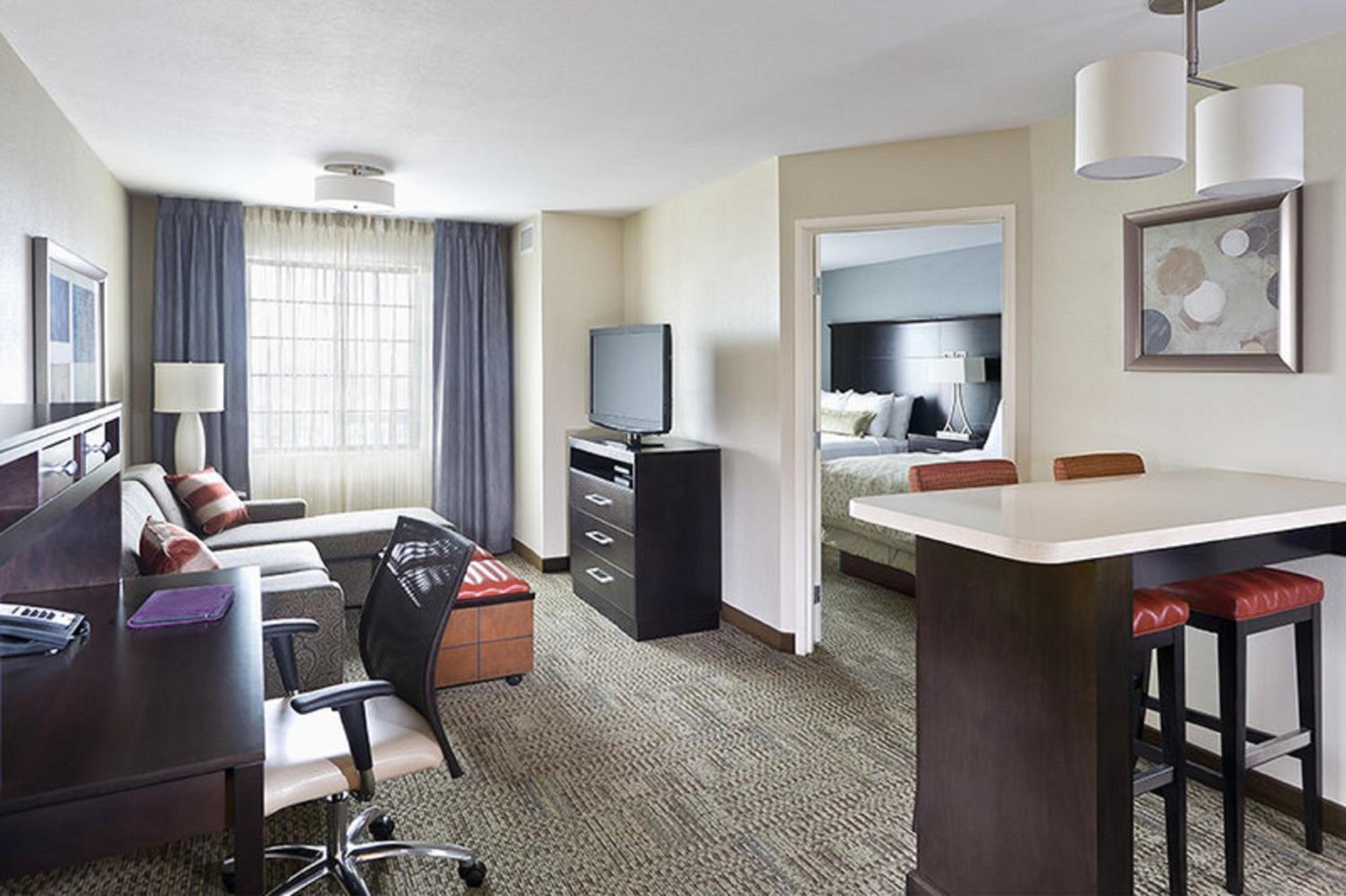 One-Bedroom Queen Suite - Hearing Accessible - Non-Smoking photo 1