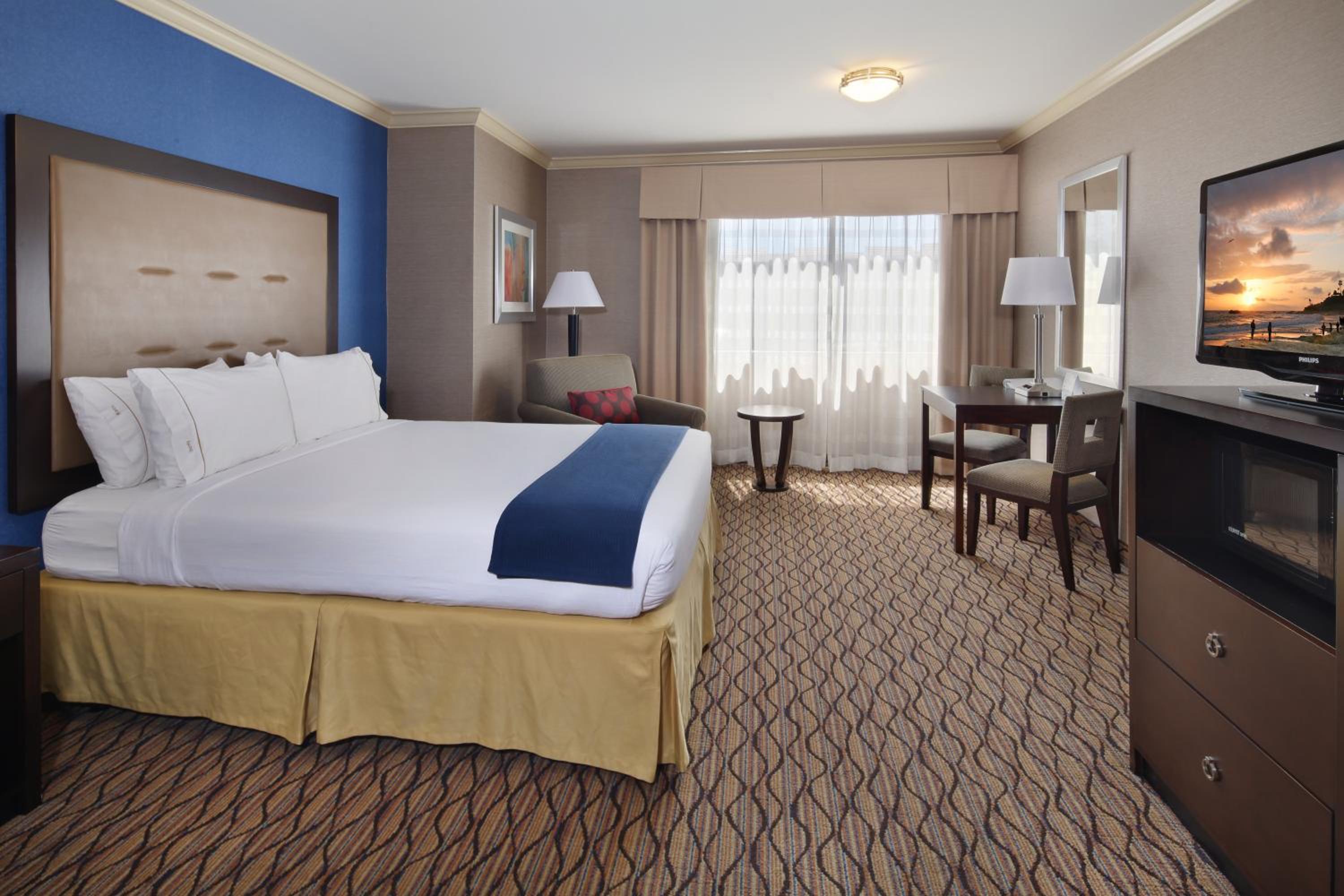 Standard King Room - Photo 3