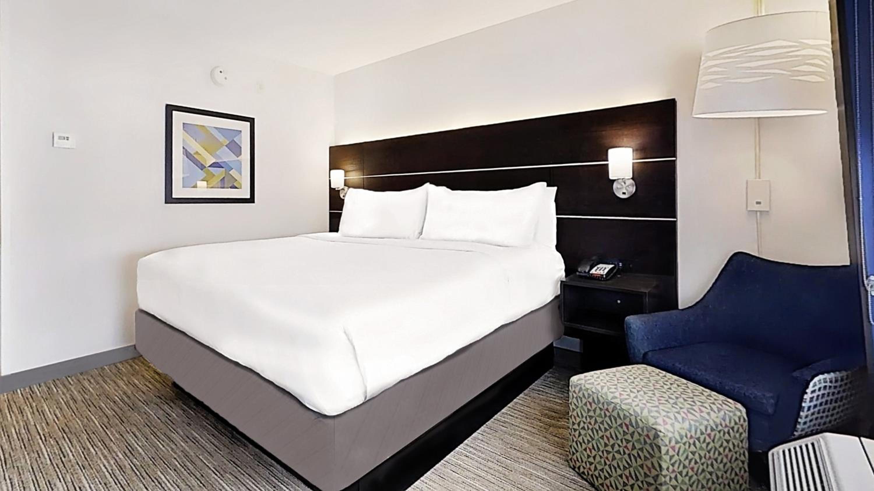 Standard King Room - Photo 2