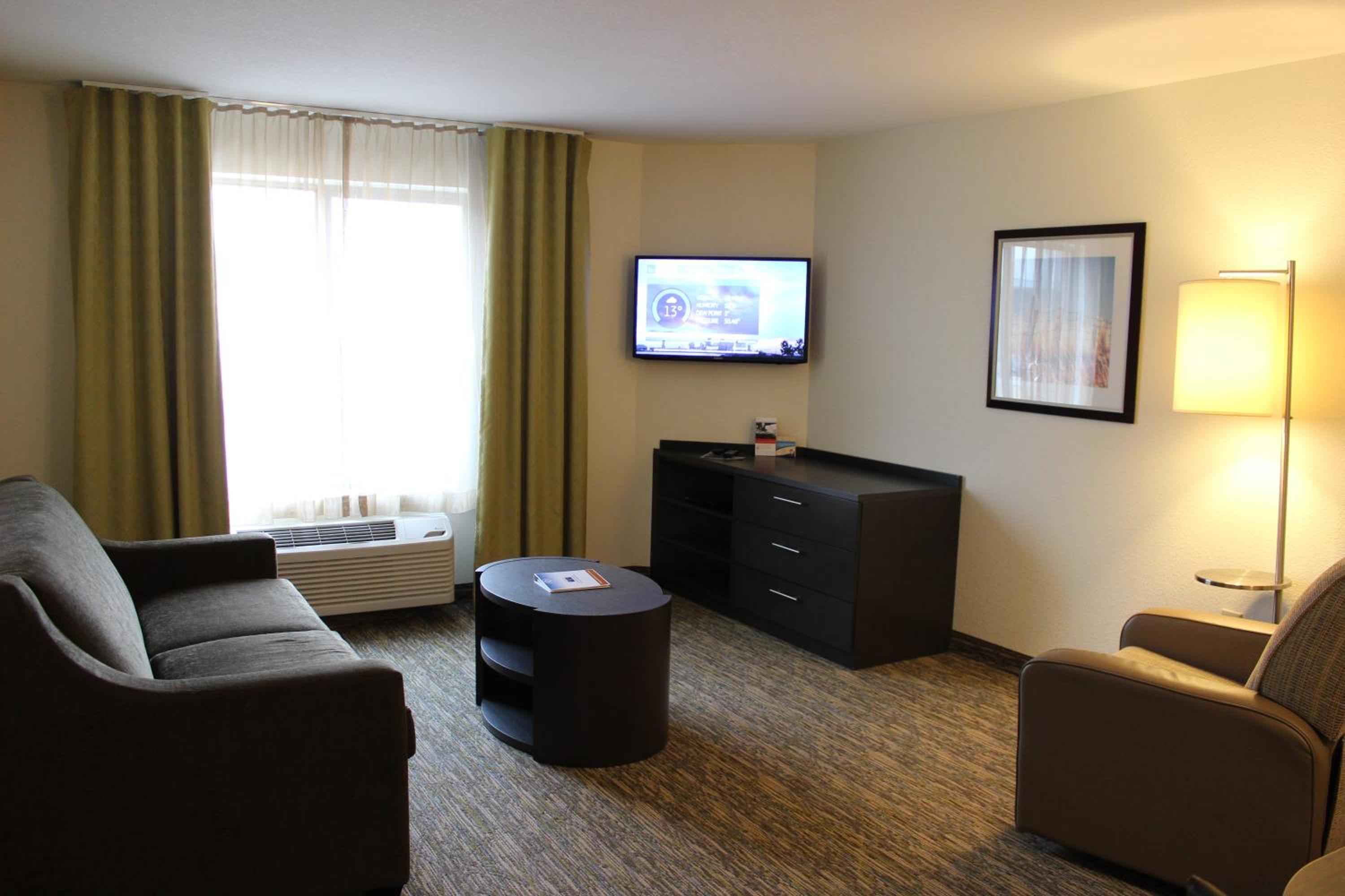 One-Bedroom King Suite photo 1