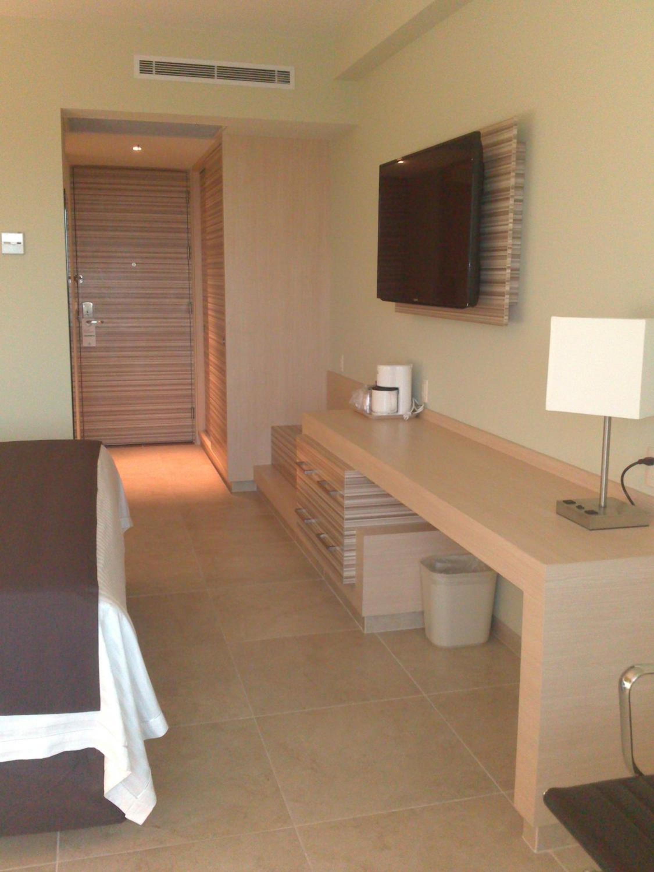 Standard King Room with Ocean View