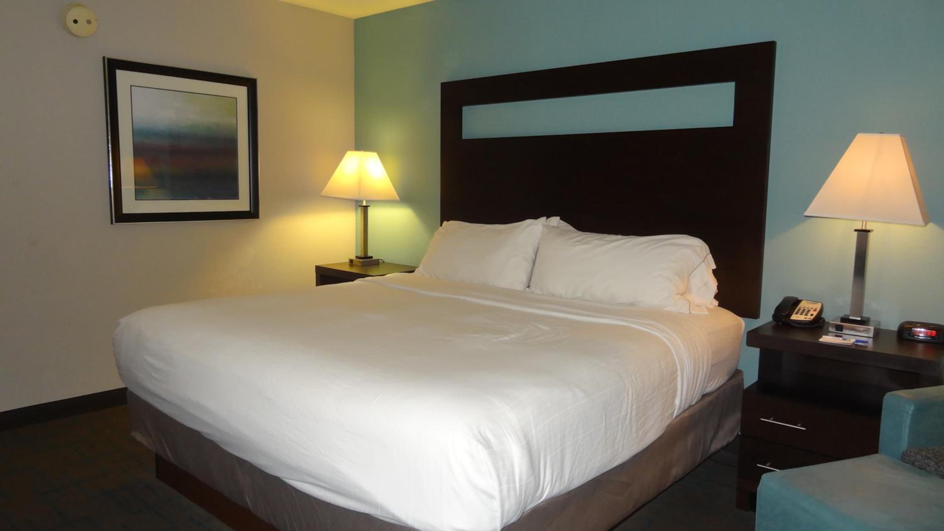 Standard King Room - Photo 2