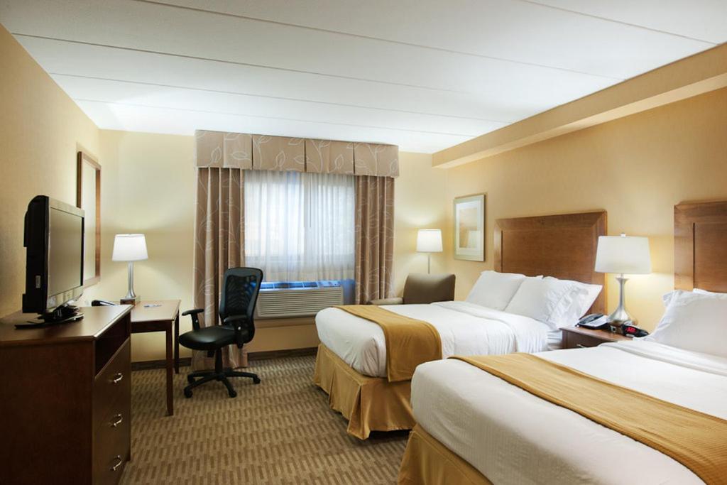 Double Room with Two Double Beds - Non-Smoking - Photo 1