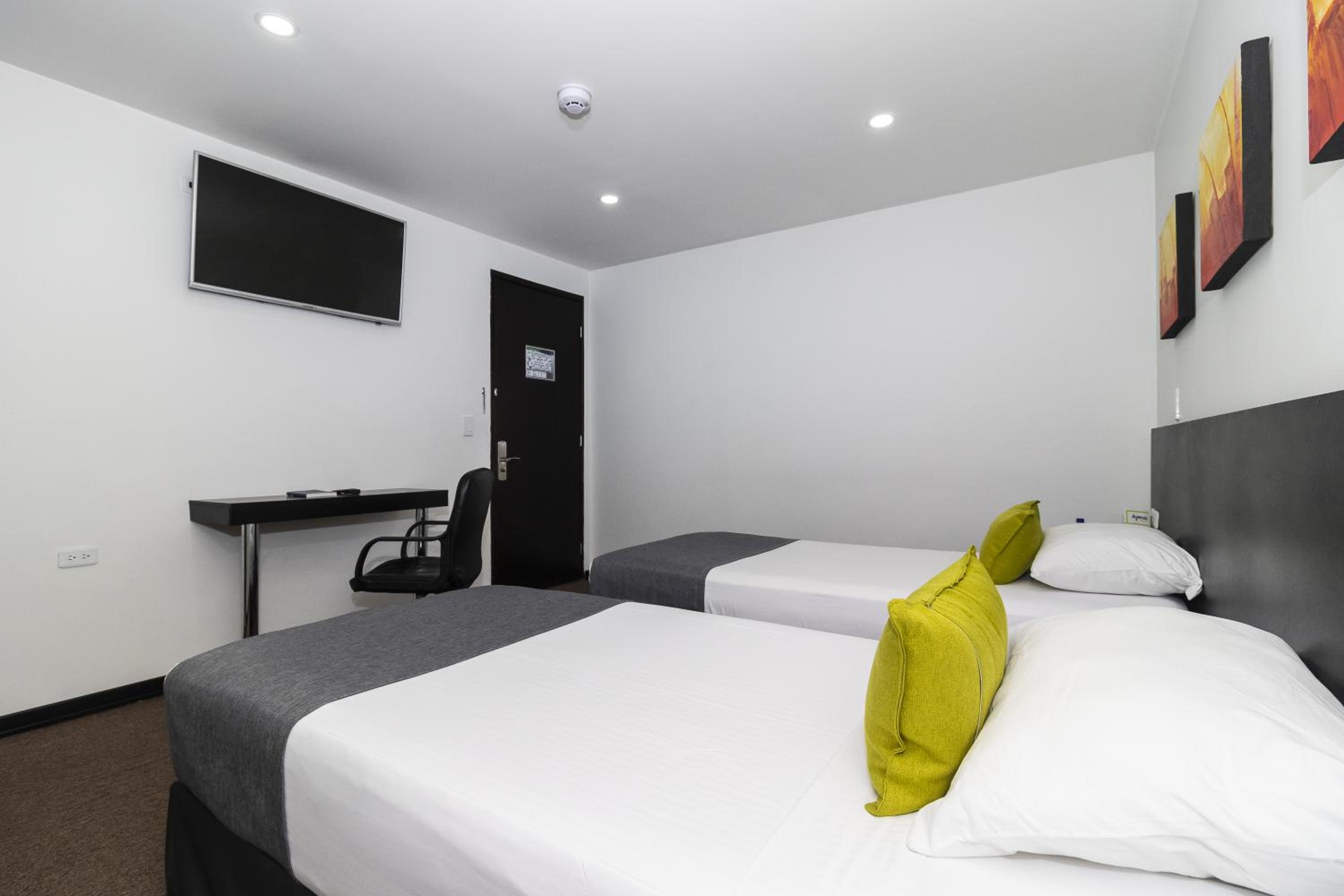 Standard Quadruple Room photo 3