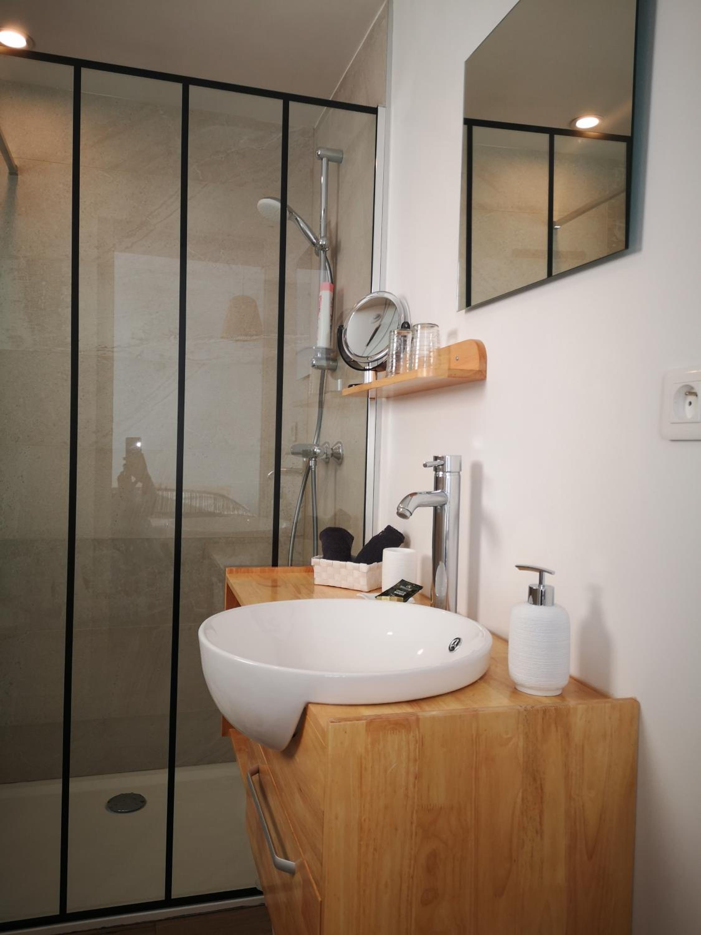 Double Room with Pool View photo 3