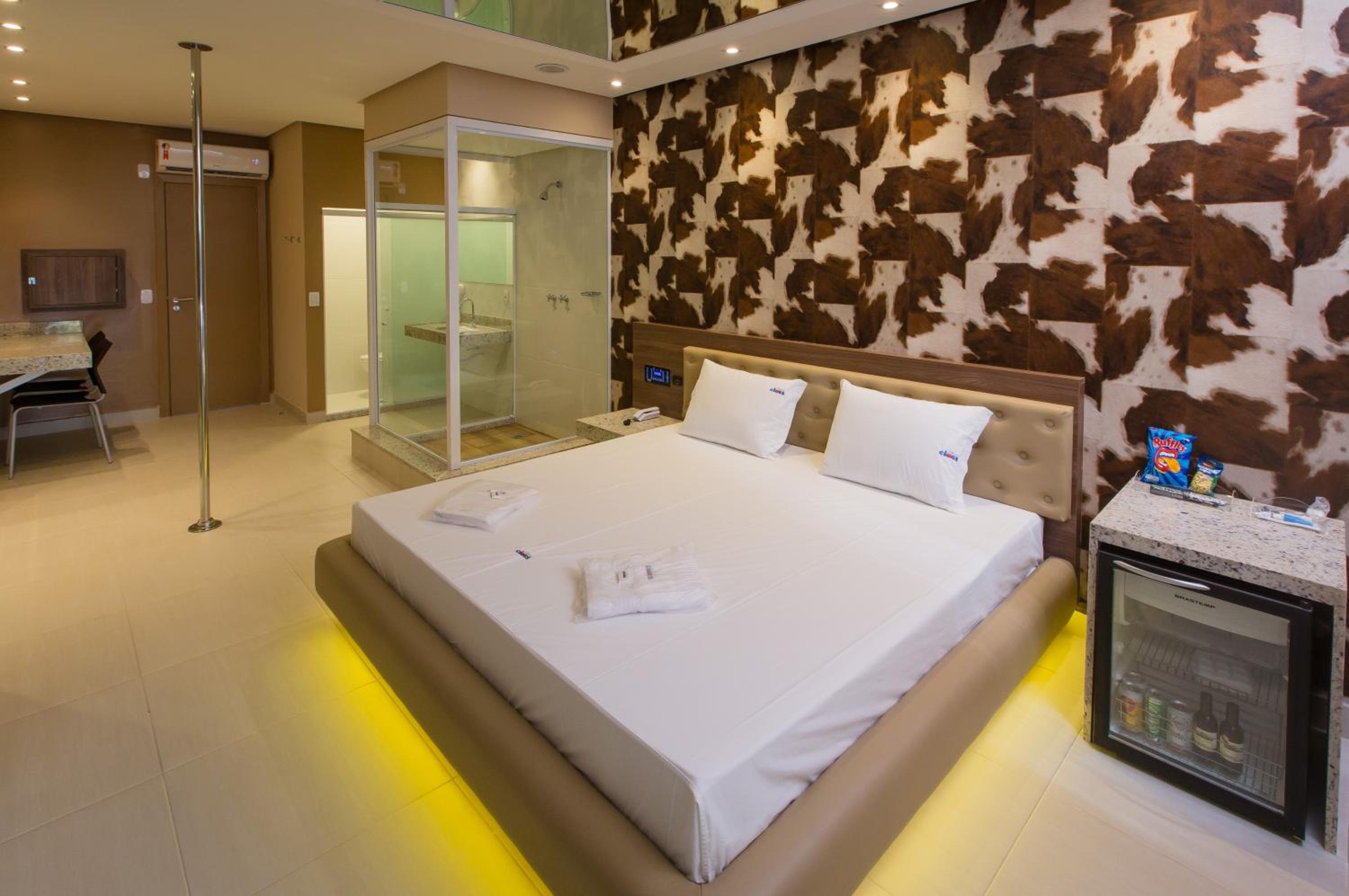 Standard Suite - Photo 3