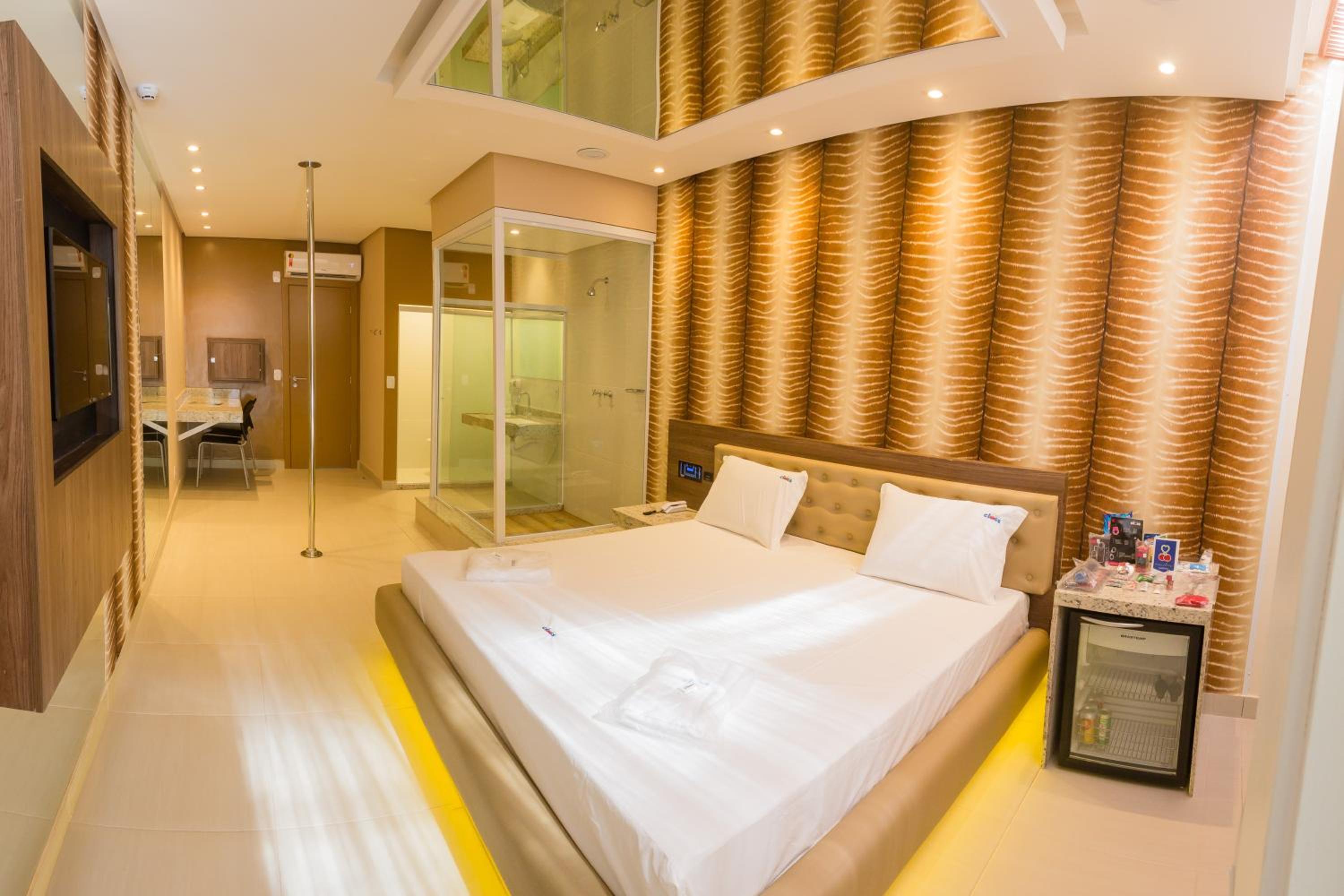 Standard Suite - Photo 6