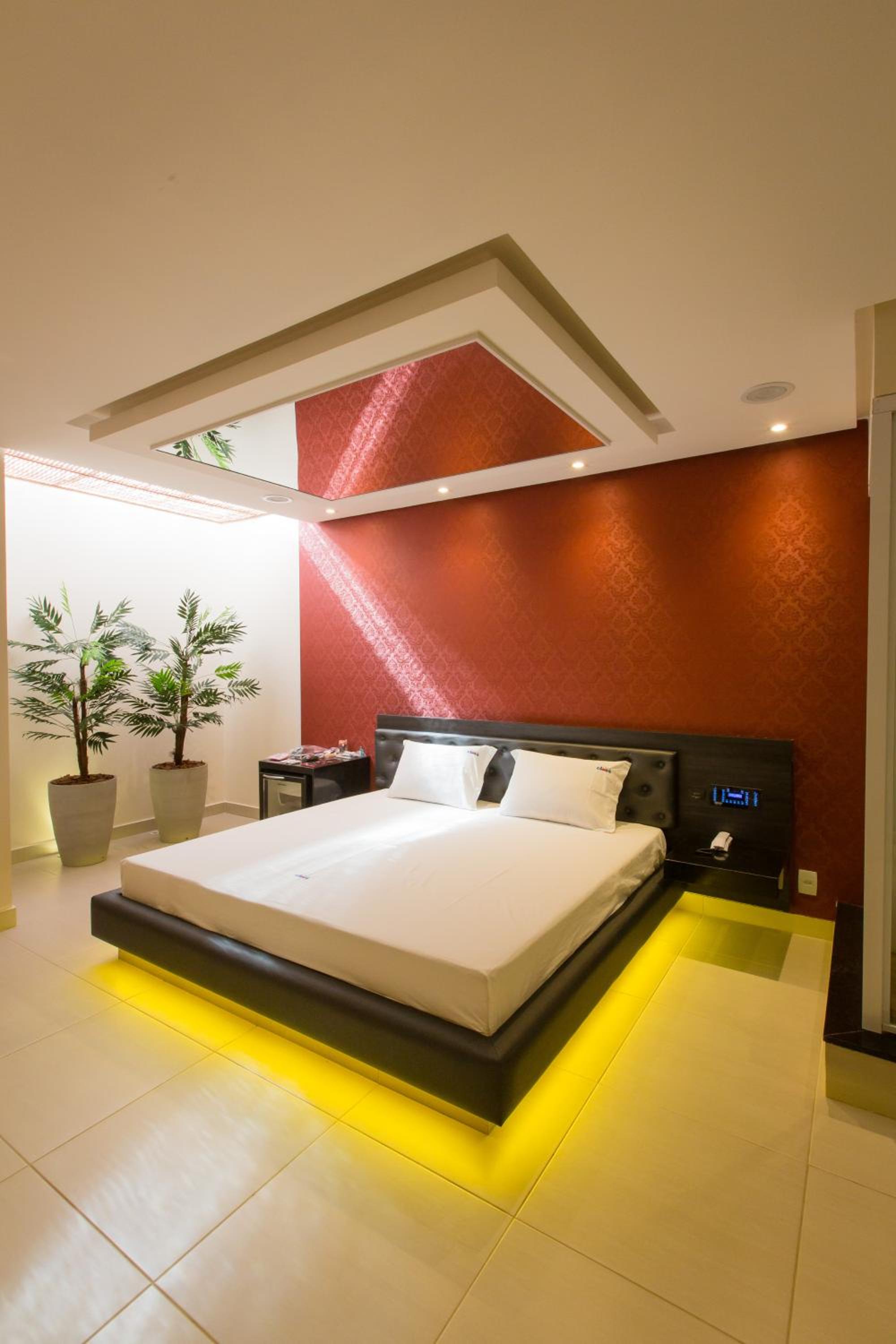 Standard Suite - Photo 7