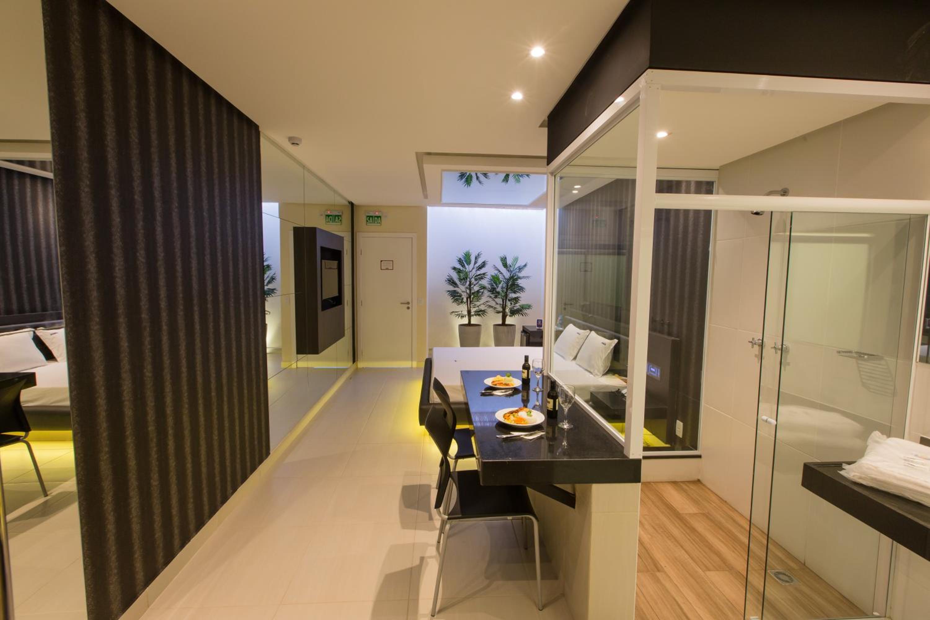 Standard Suite - Photo 12