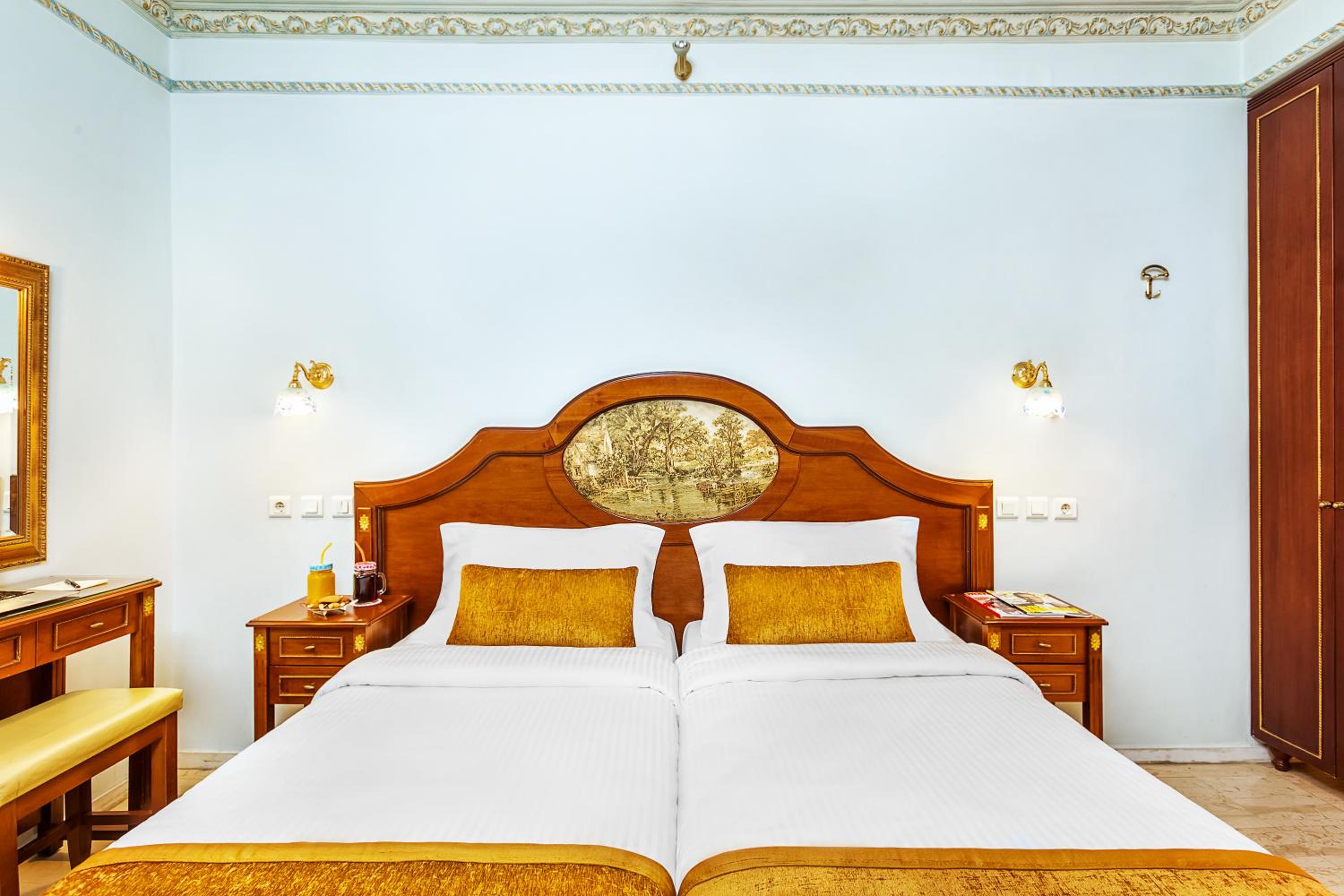 Standard (Twin Bed) City View photo 2