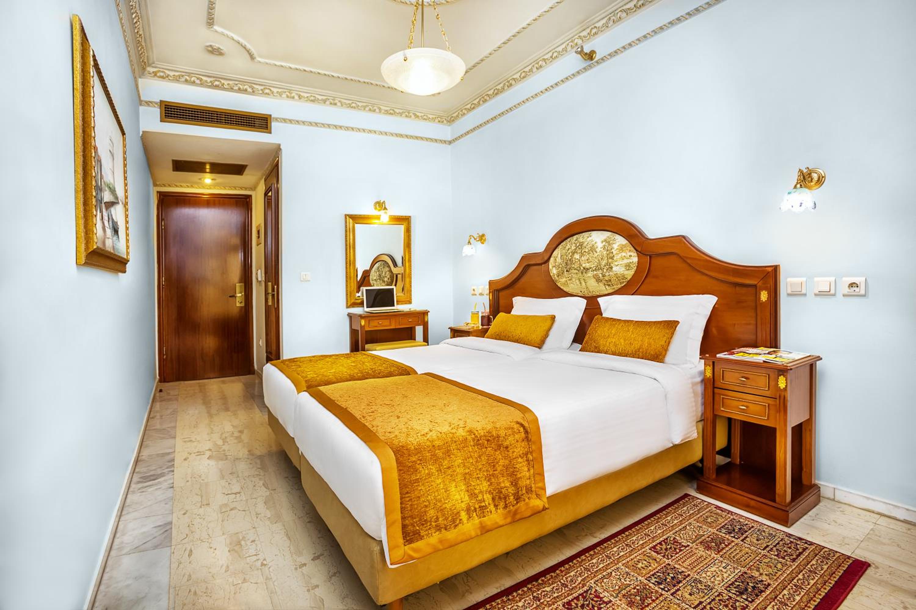 Standard (Twin Bed) City View photo 1