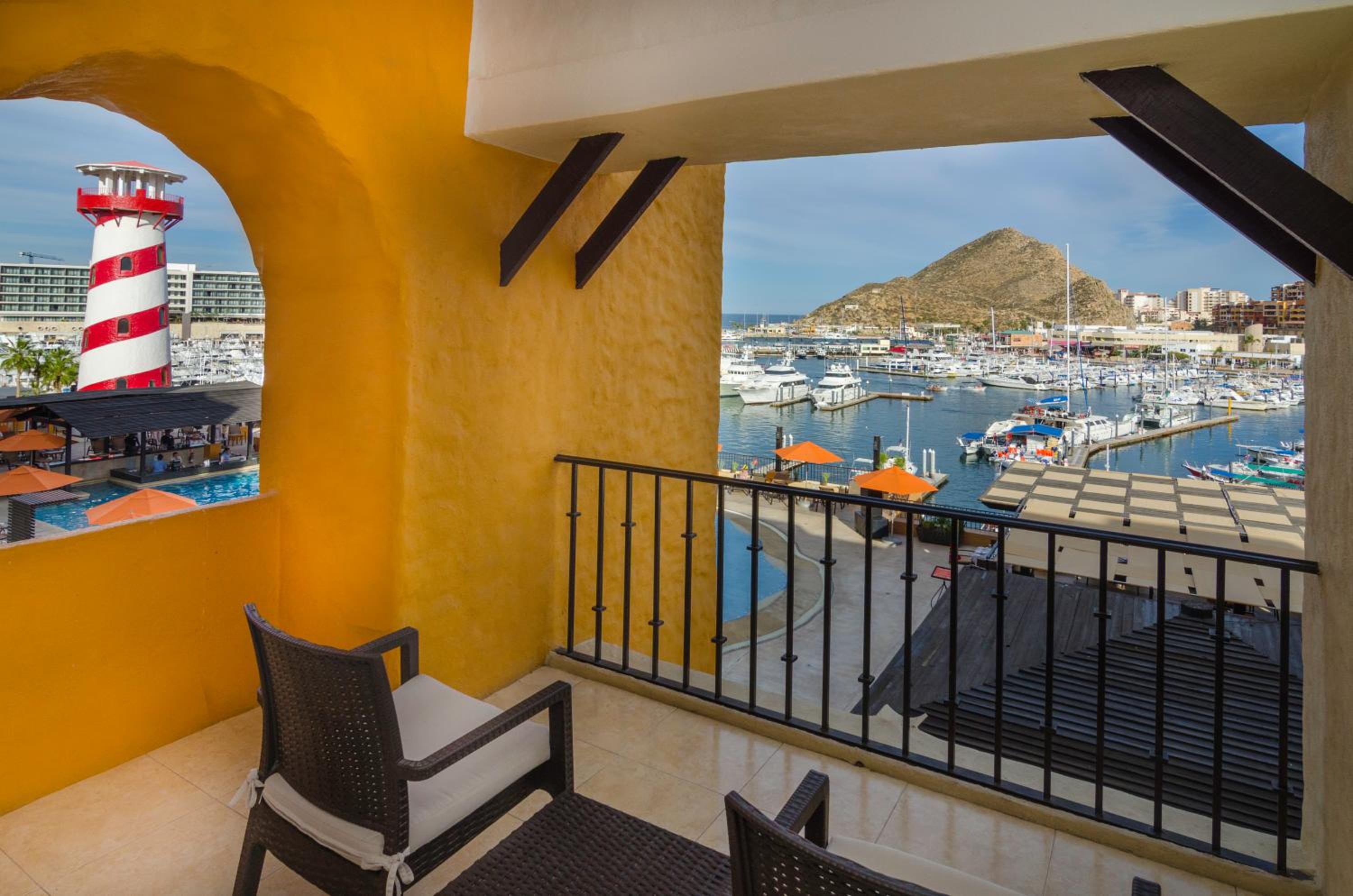 Standard Room with Port View - Photo 6