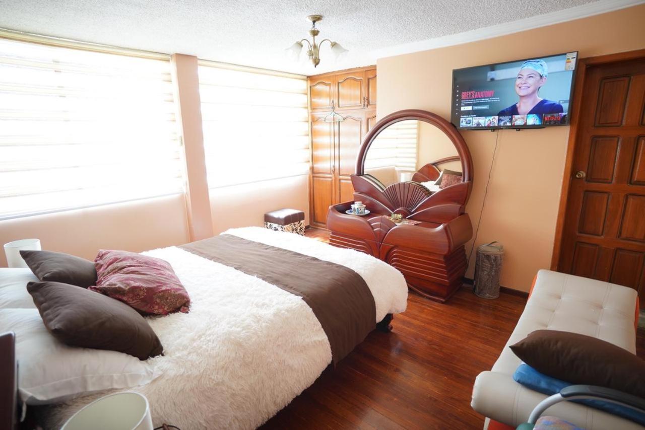 Double Room with Private Bathroom photo 3