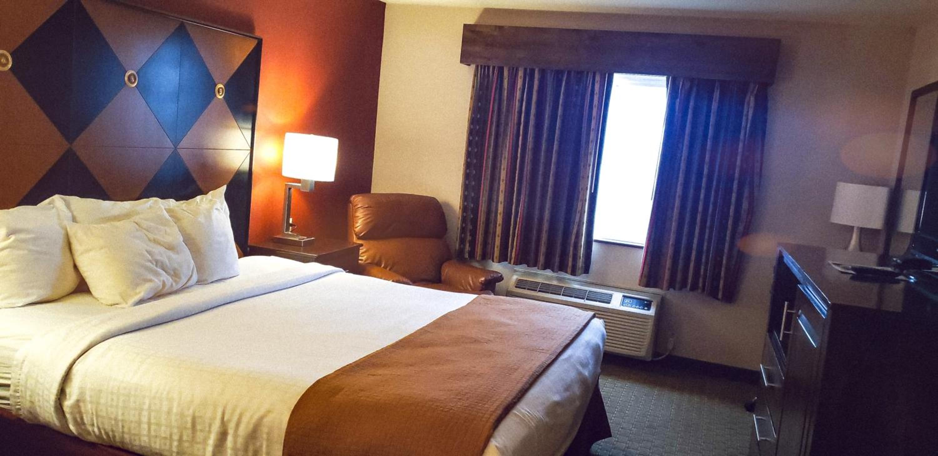 King Room - Non-Smoking - Photo 1