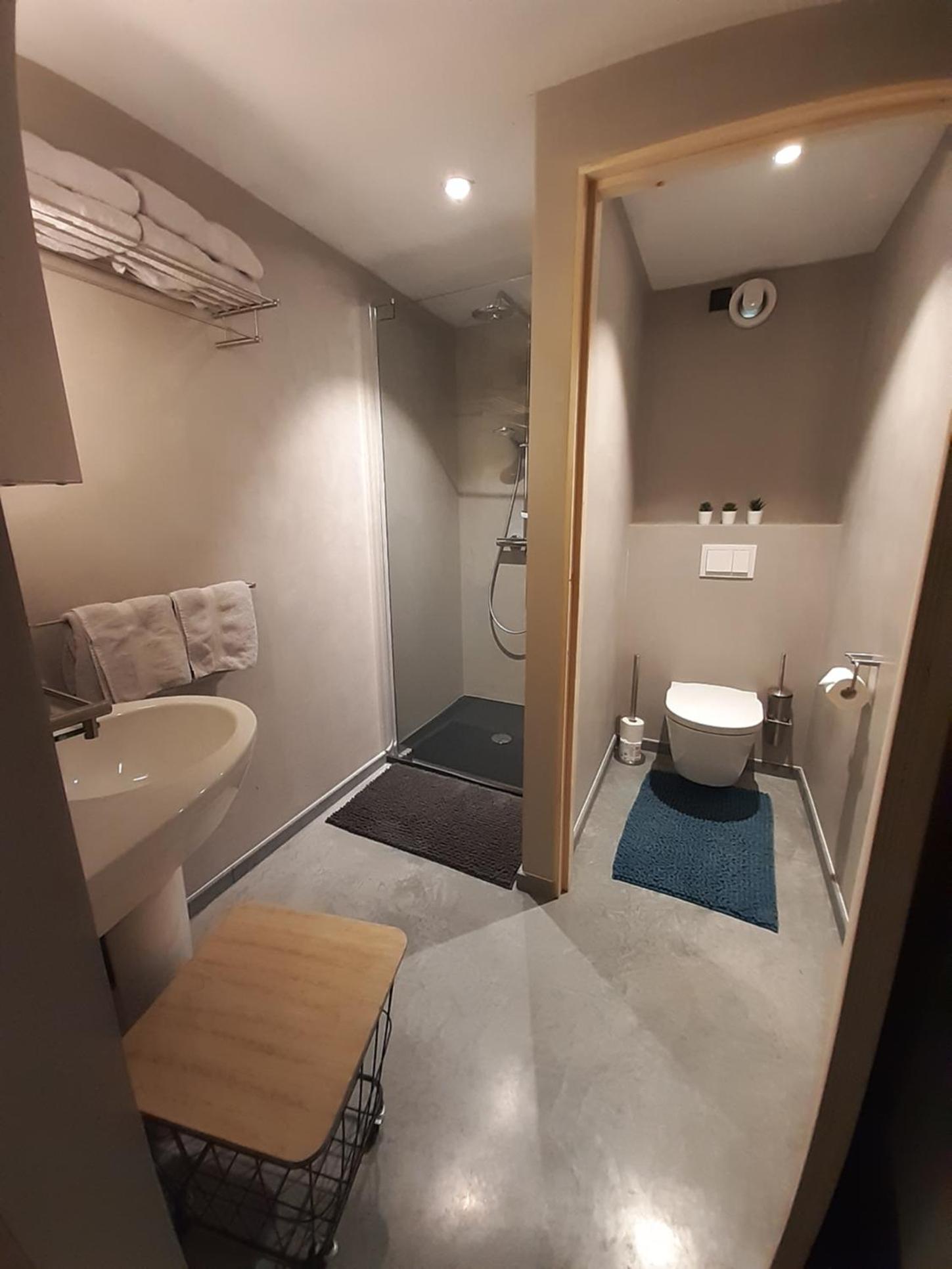 One-Bedroom House photo 3