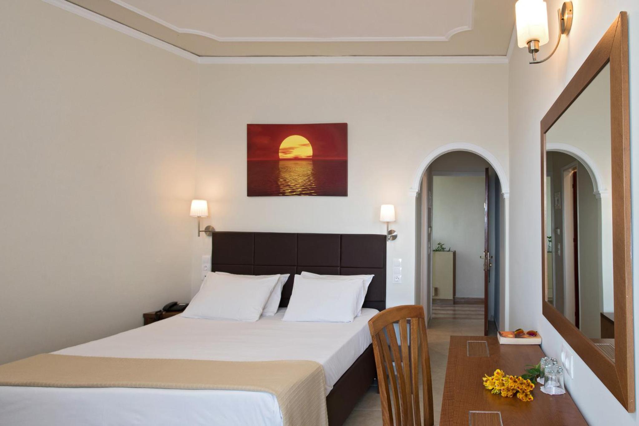 Double or Twin Room with Sea View photo 2