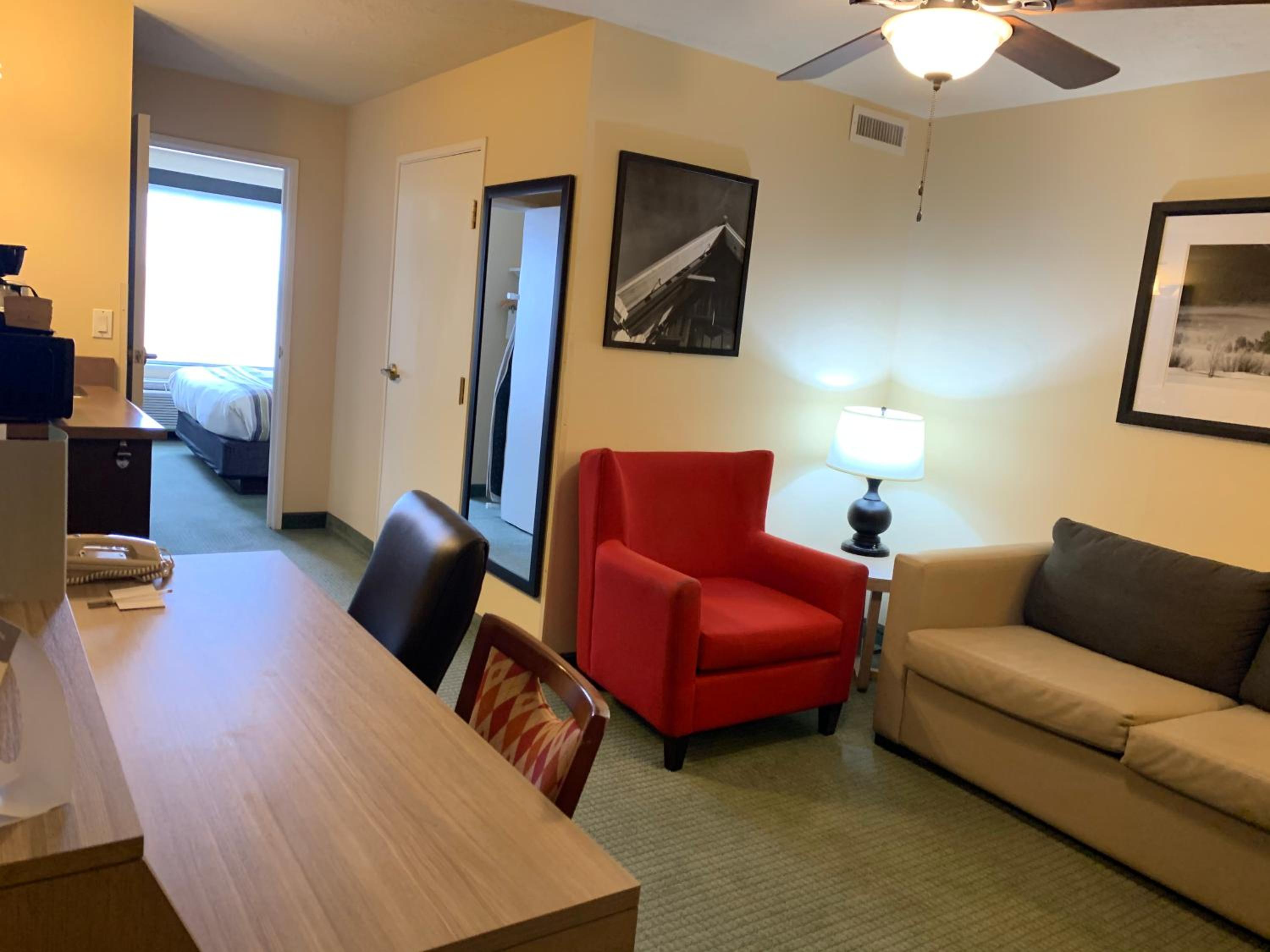 King Suite - Photo 4