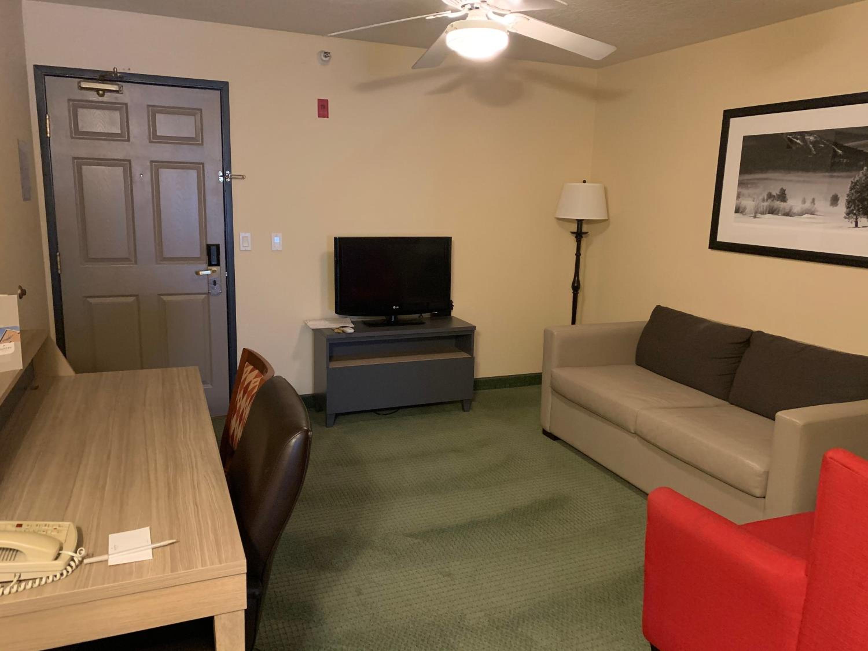 King Suite - Photo 3