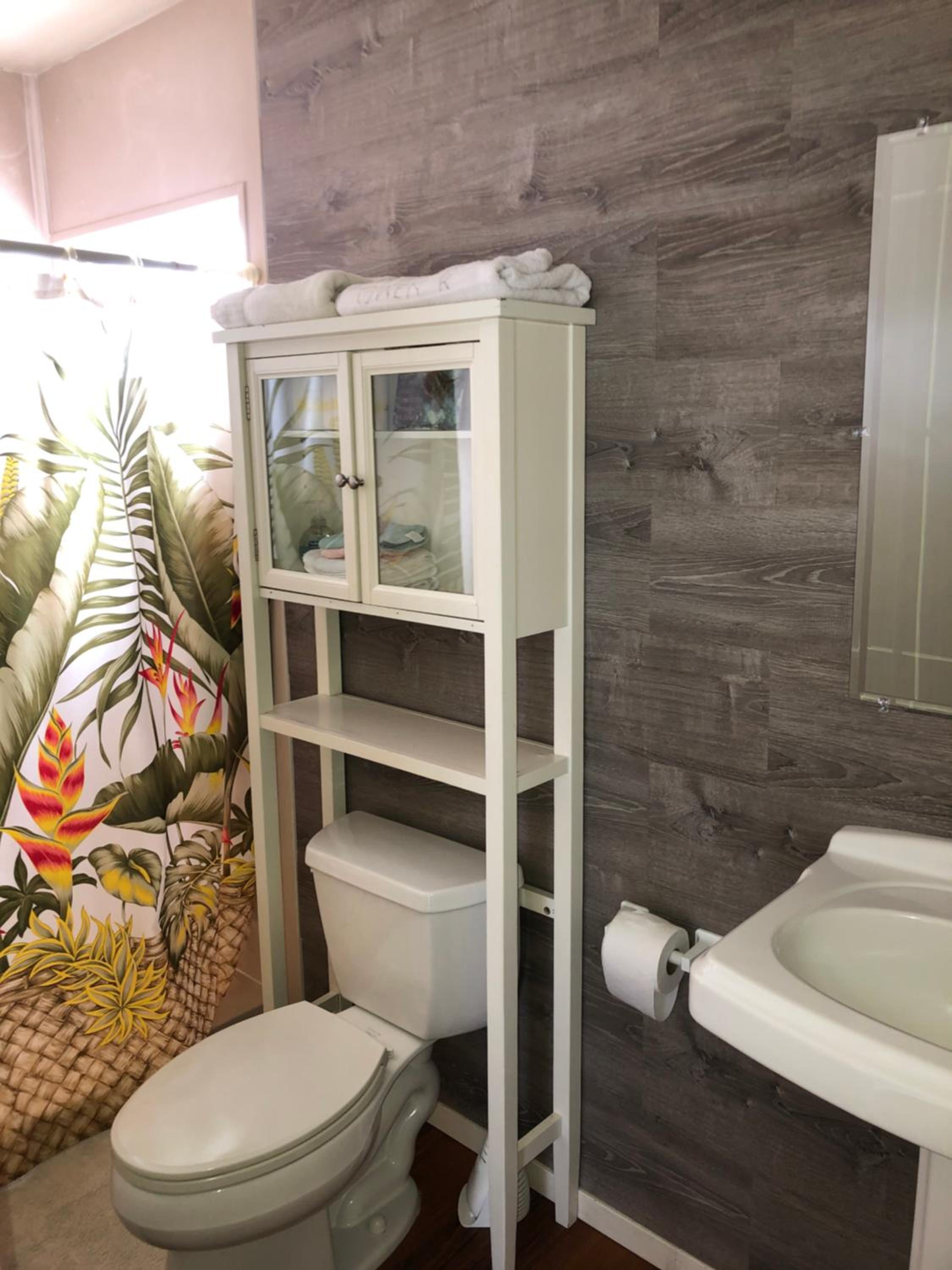 White Beachfront Four-Bedroom House - Photo 24