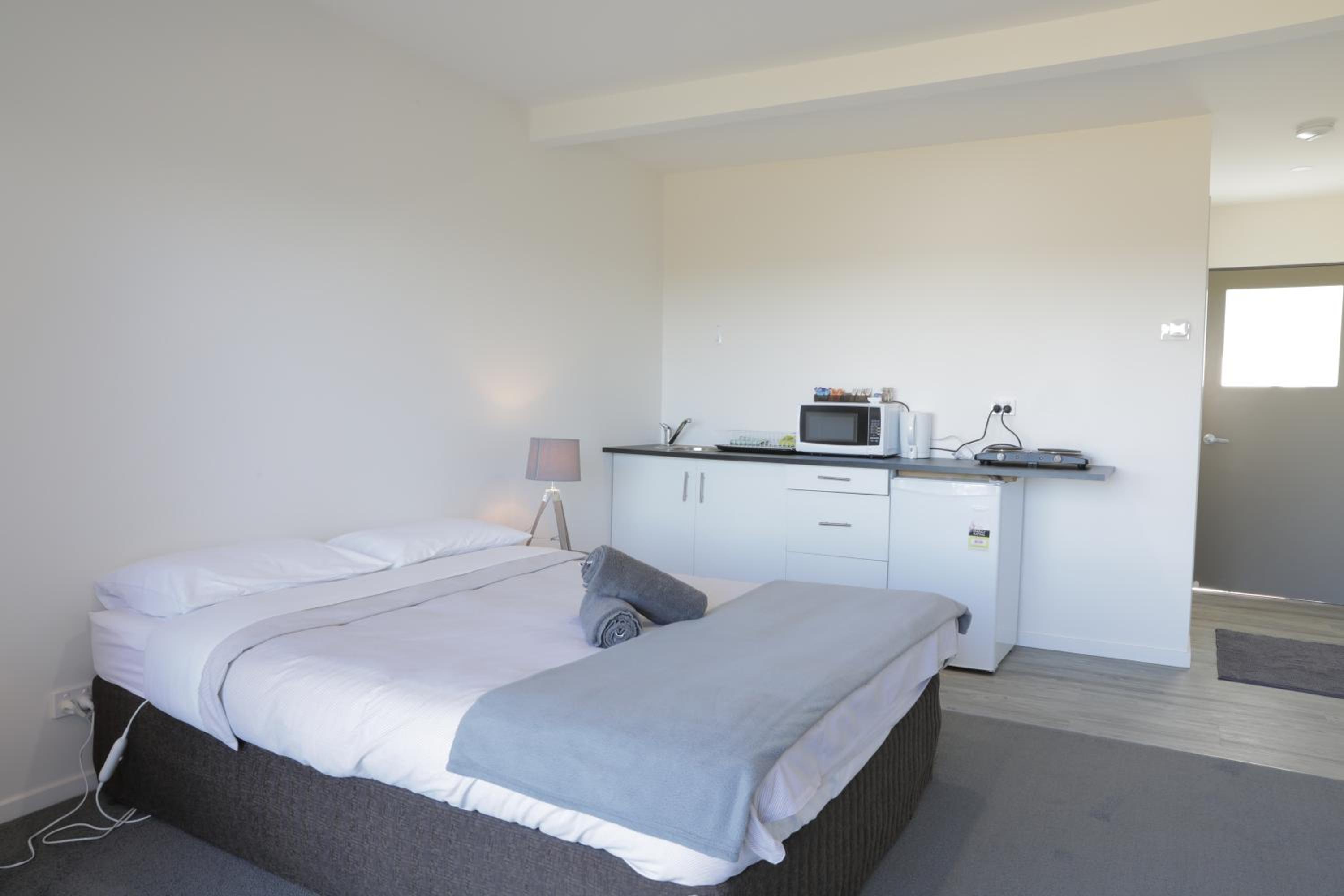 Queen Room with Garden View