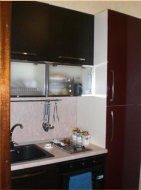 One-Bedroom Apartment - Photo 3