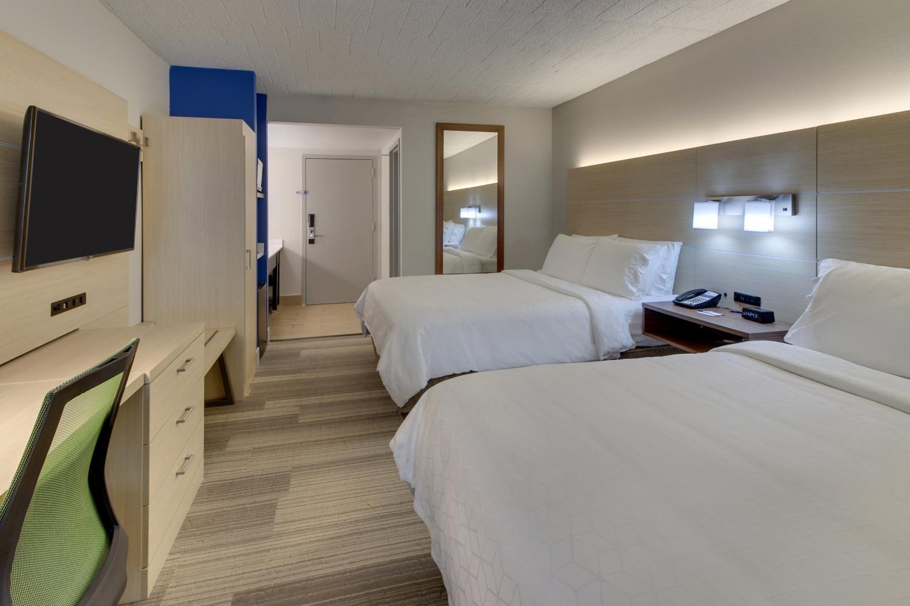 Standard Queen Room with Two Queen Beds - Photo 1