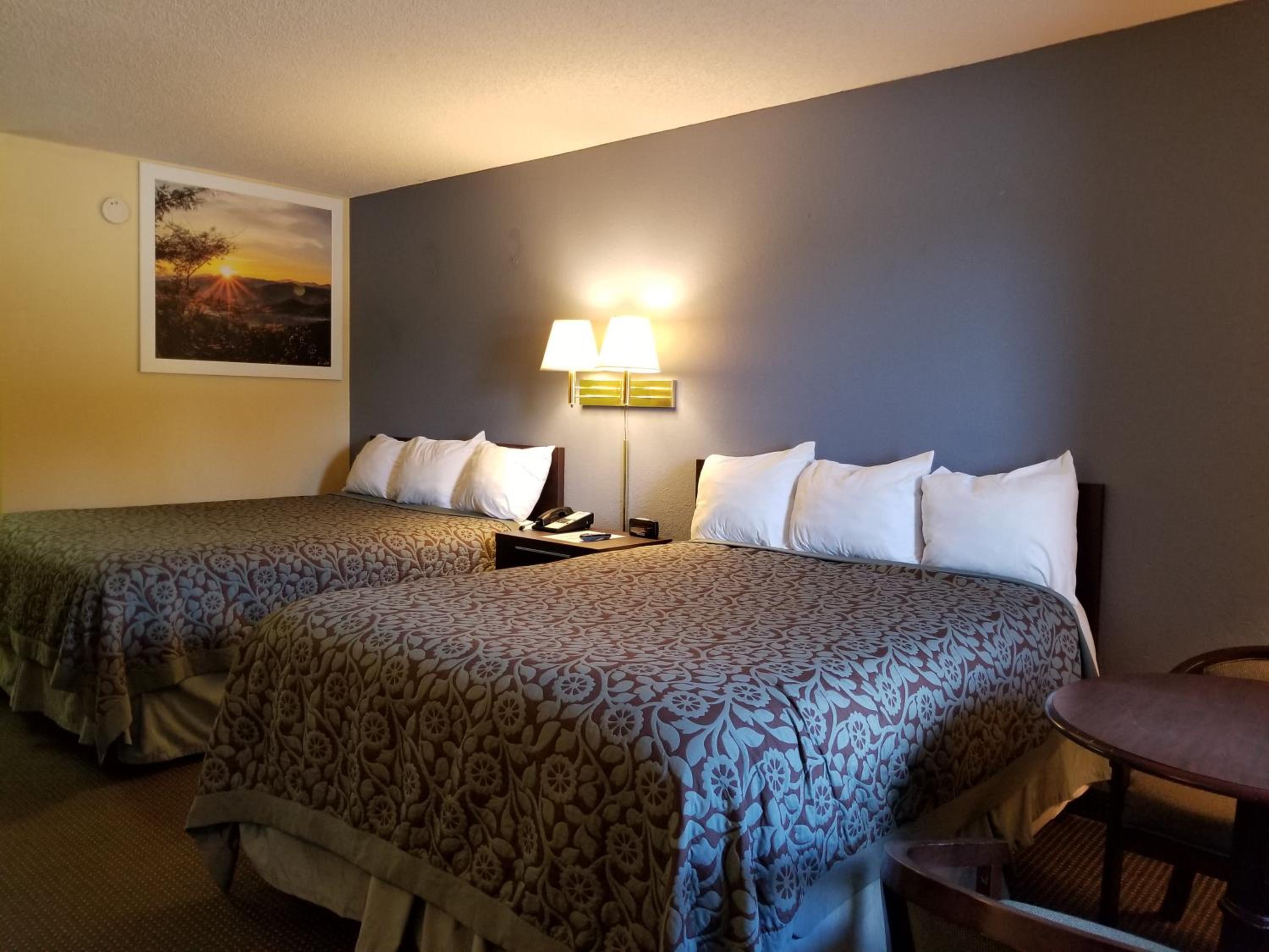 Queen Room with Two Queen Beds - Non-Smoking photo 1