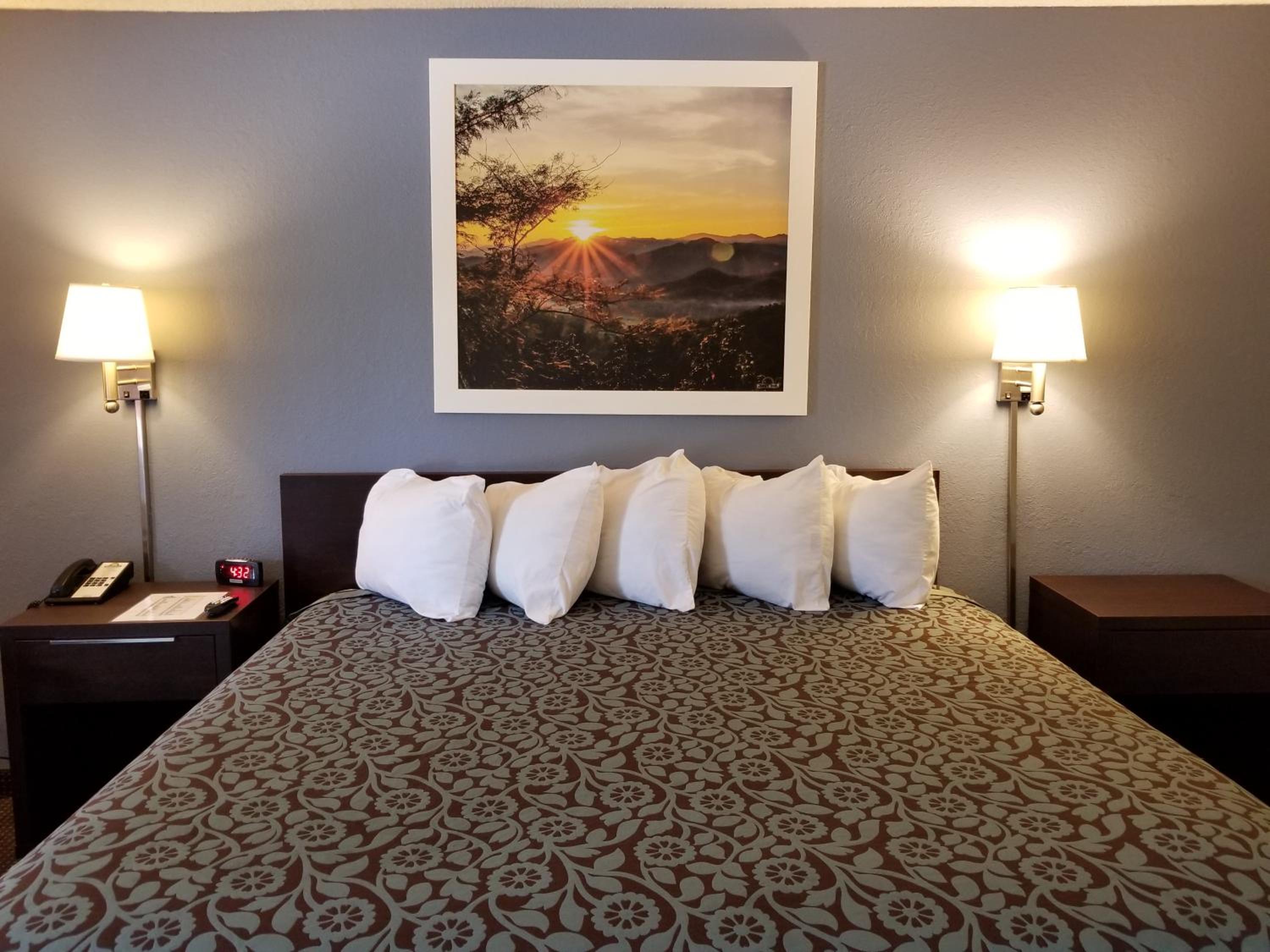 King Room - Disability Access - Non-Smoking photo 3