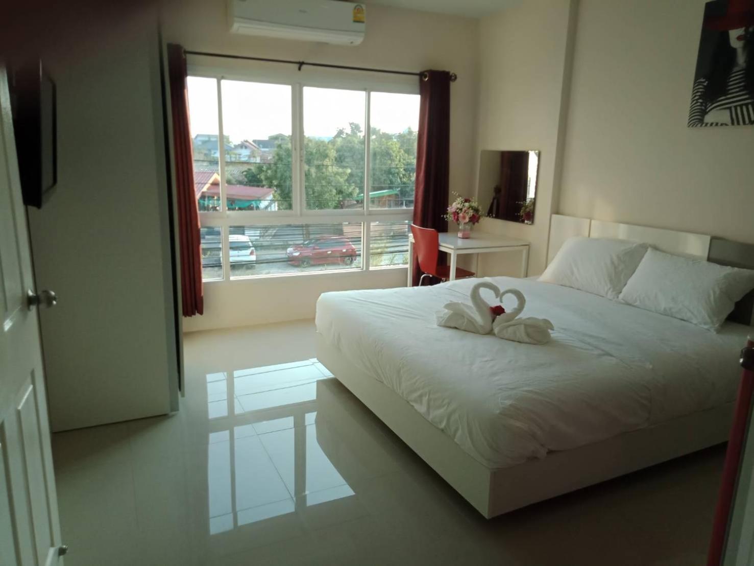 Budget Triple Room - Photo 12