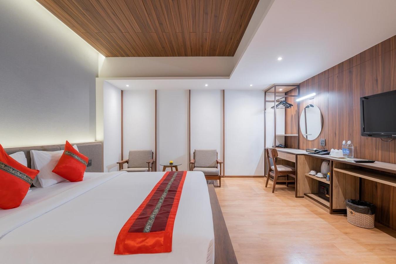 Superior Room with Bathtub photo 3